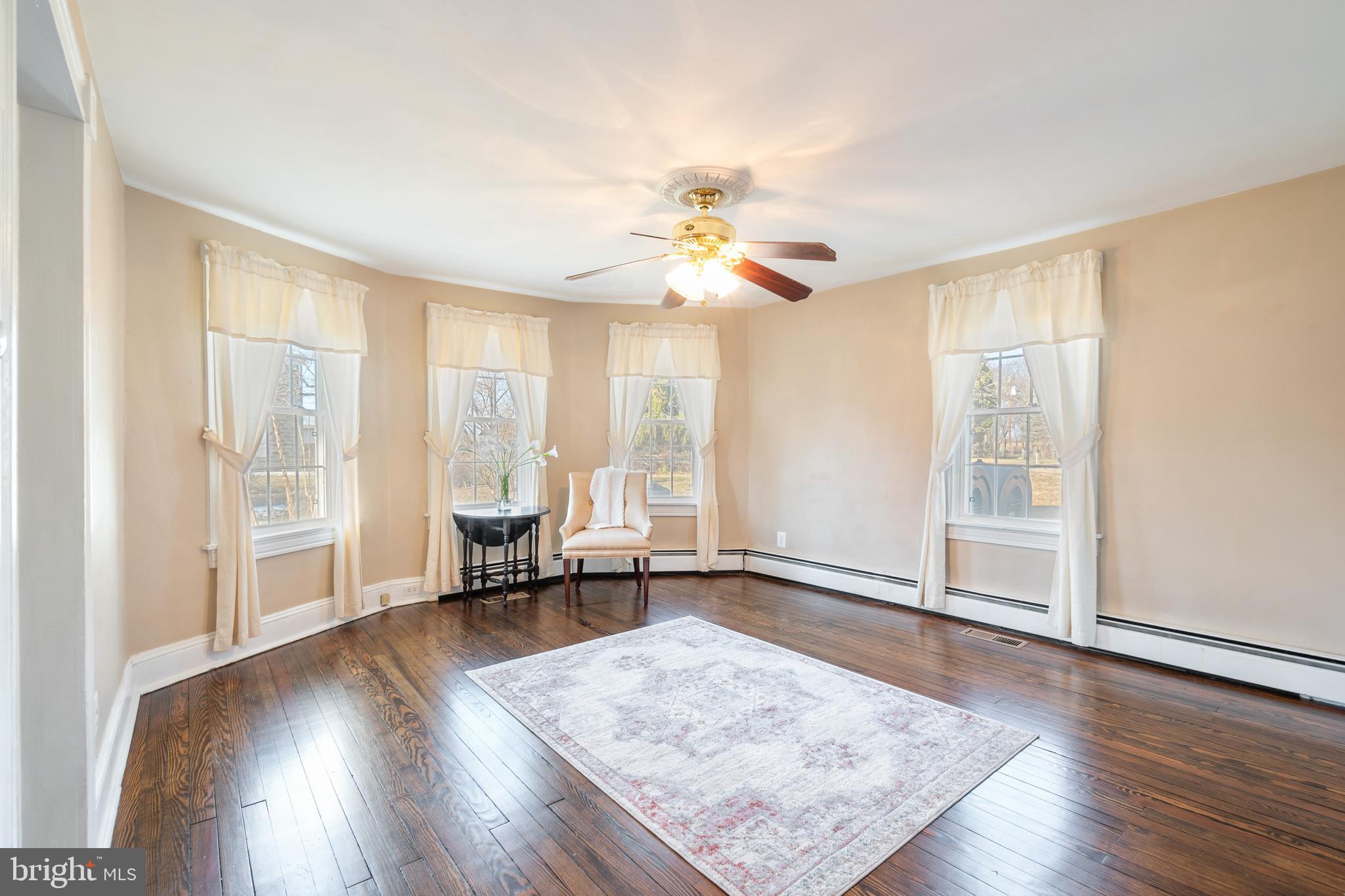 SUMMIT POINT - Residential