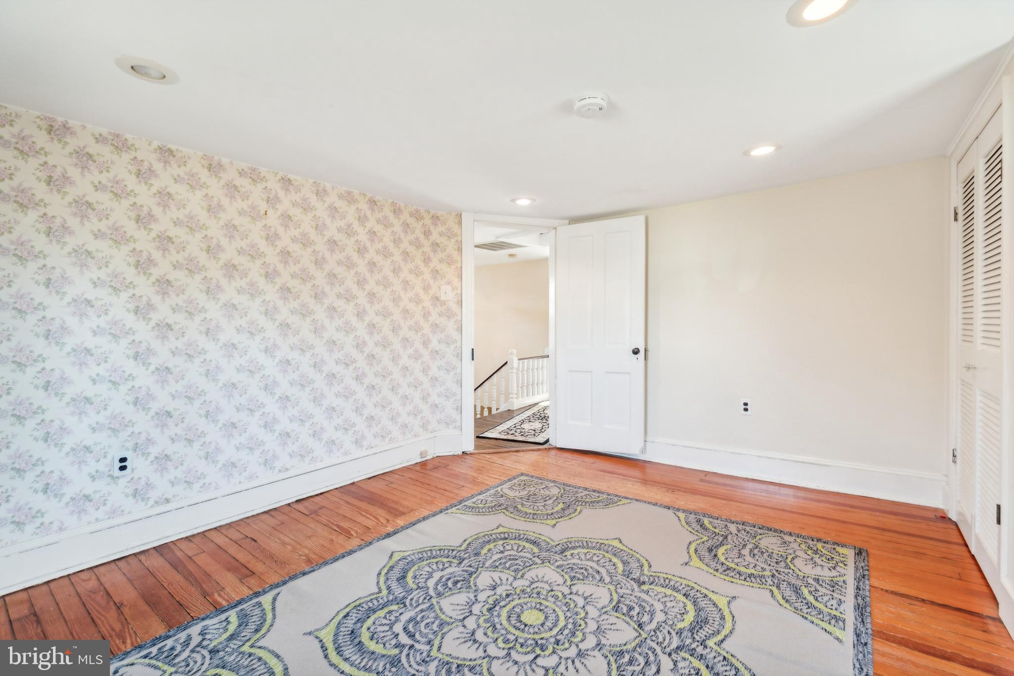 SUMMIT POINT - Residential