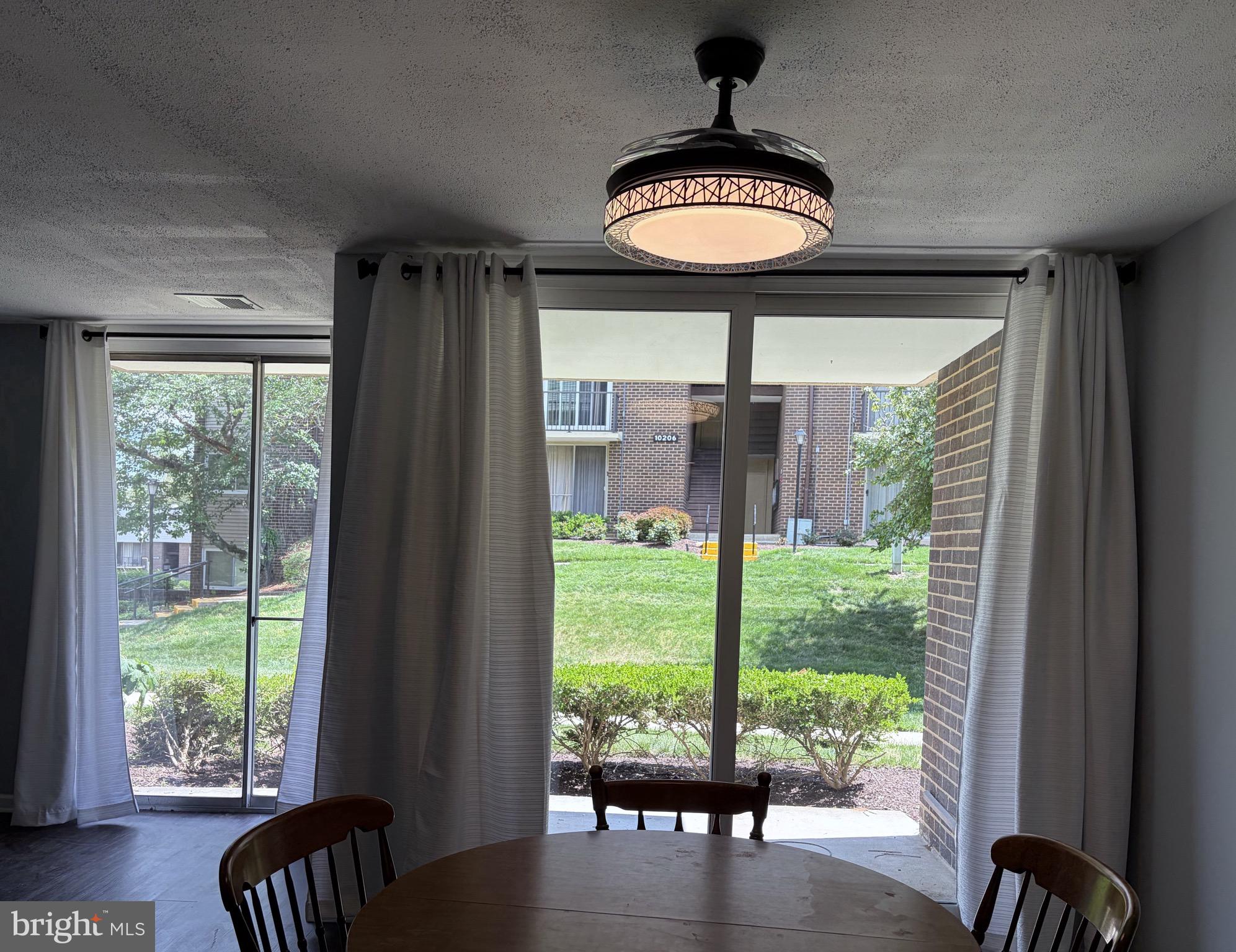 PINES CONDO 01 - Residential