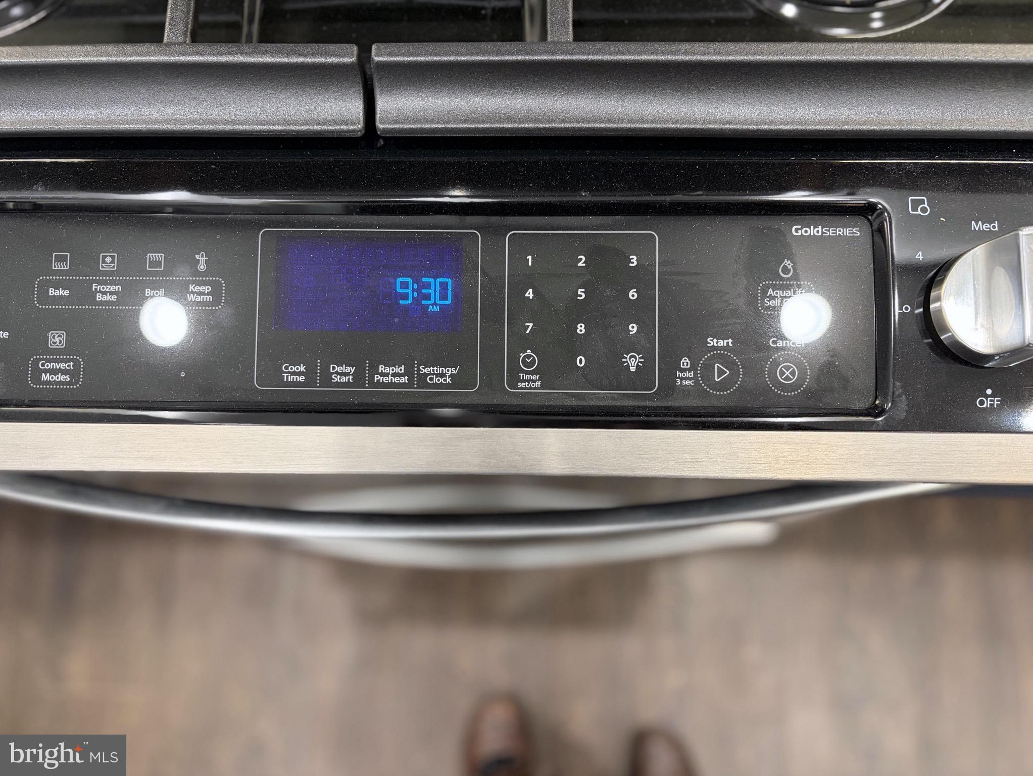 PINES CONDO 01 - Residential