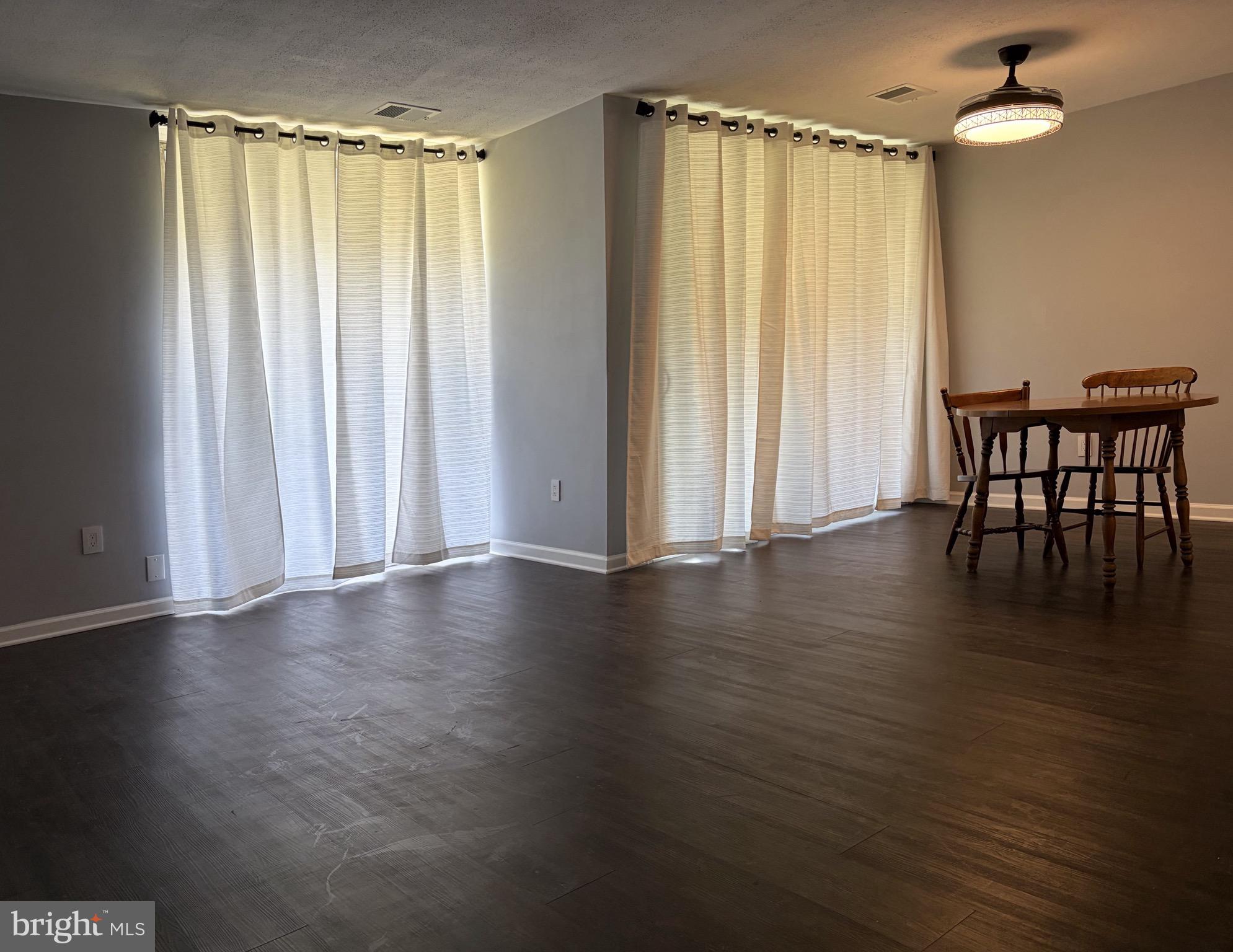 PINES CONDO 01 - Residential