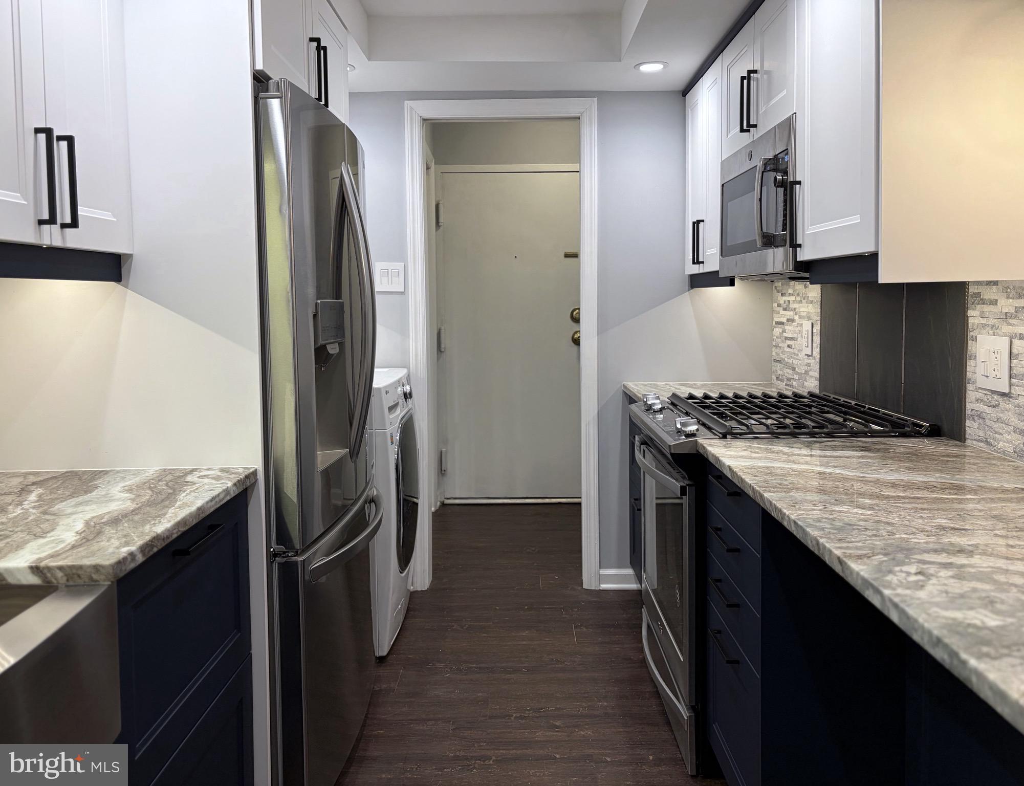 PINES CONDO 01 - Residential