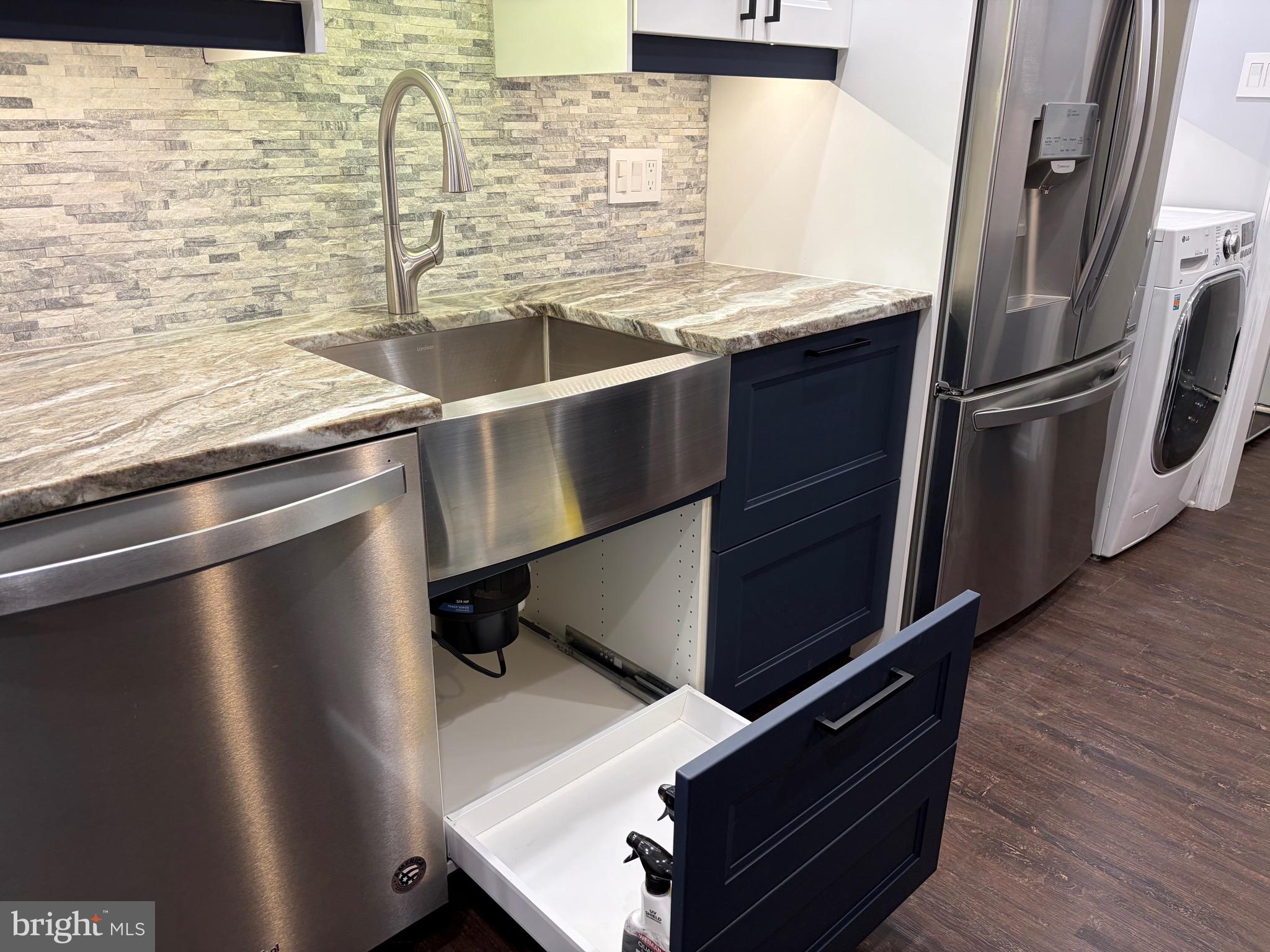 PINES CONDO 01 - Residential