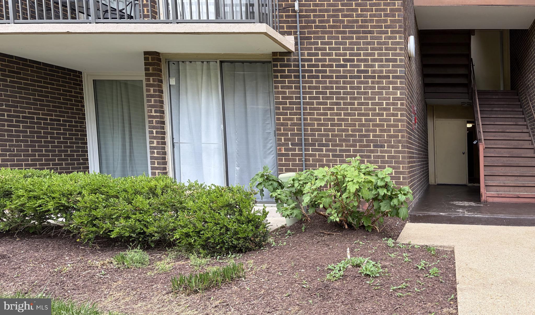 PINES CONDO 01 - Residential