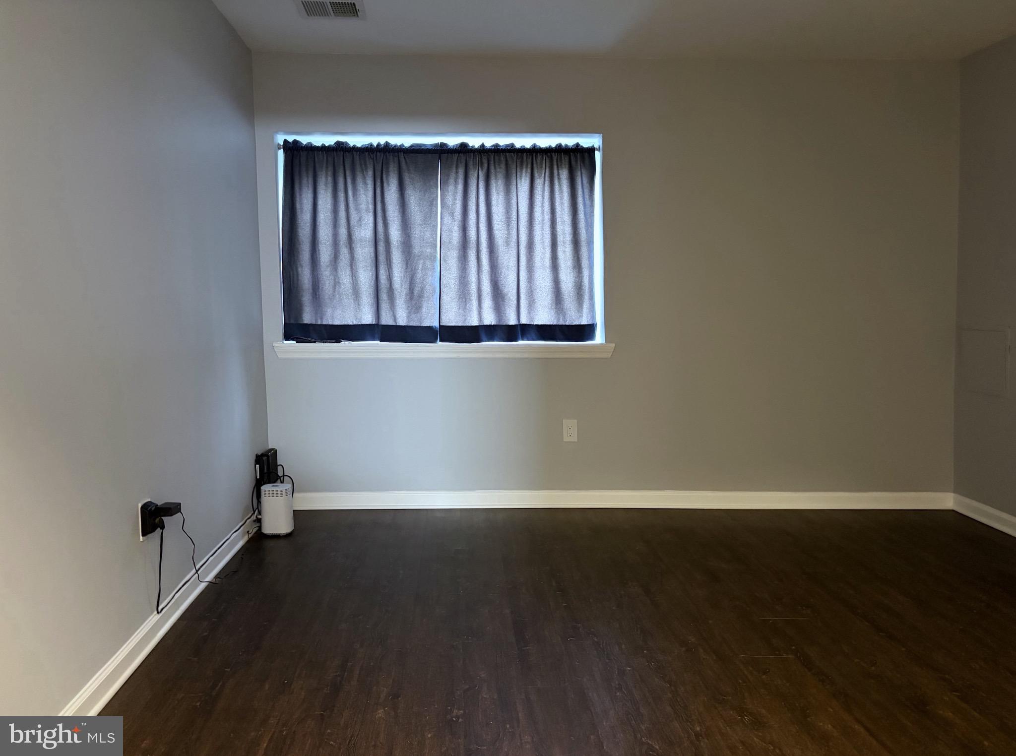 PINES CONDO 01 - Residential