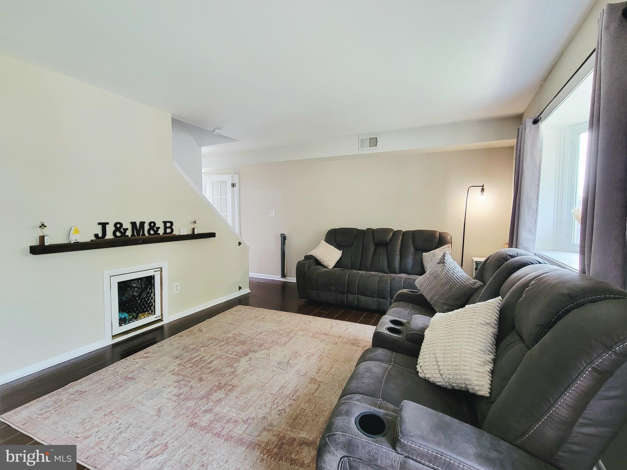 1123 FOLSOM AVENUE