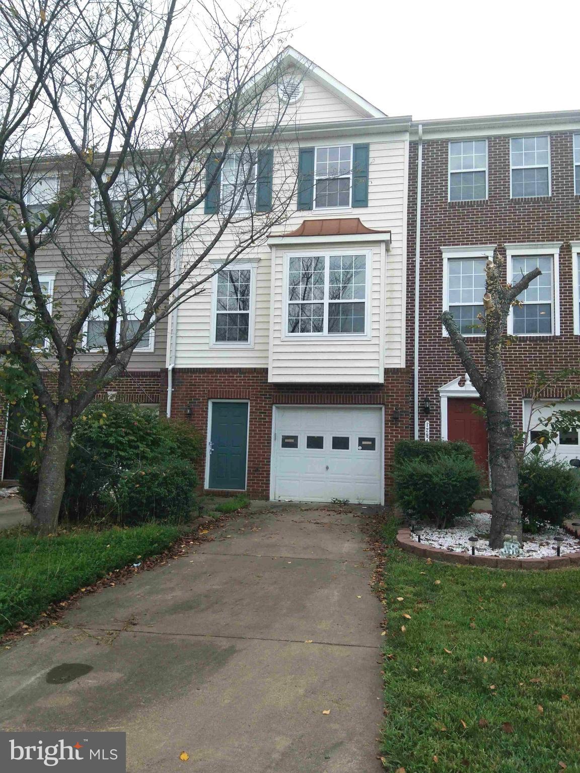 DALE CITY - Residential Lease