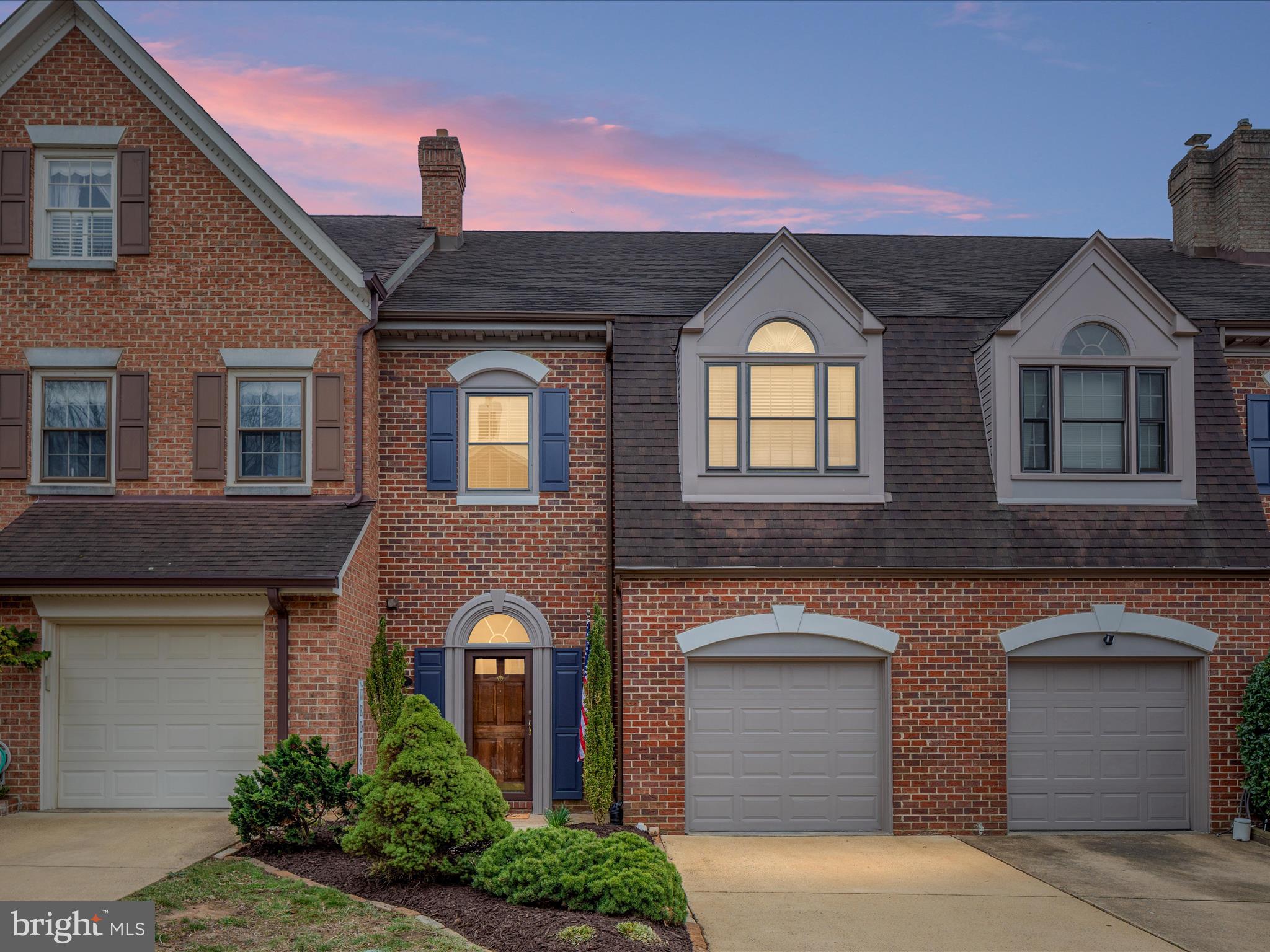 LANDMARK MEWS - Residential