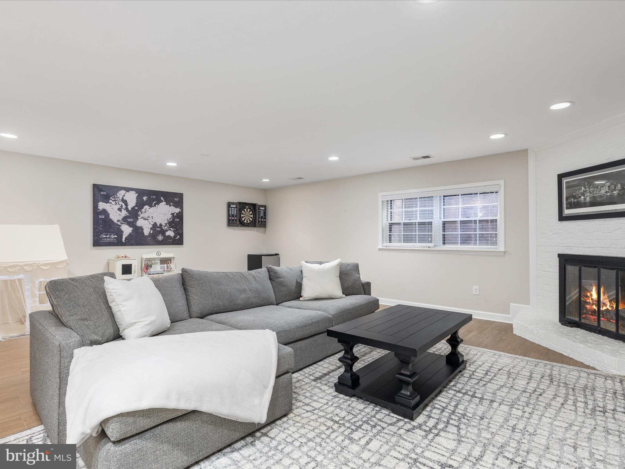 LANDMARK MEWS - Residential