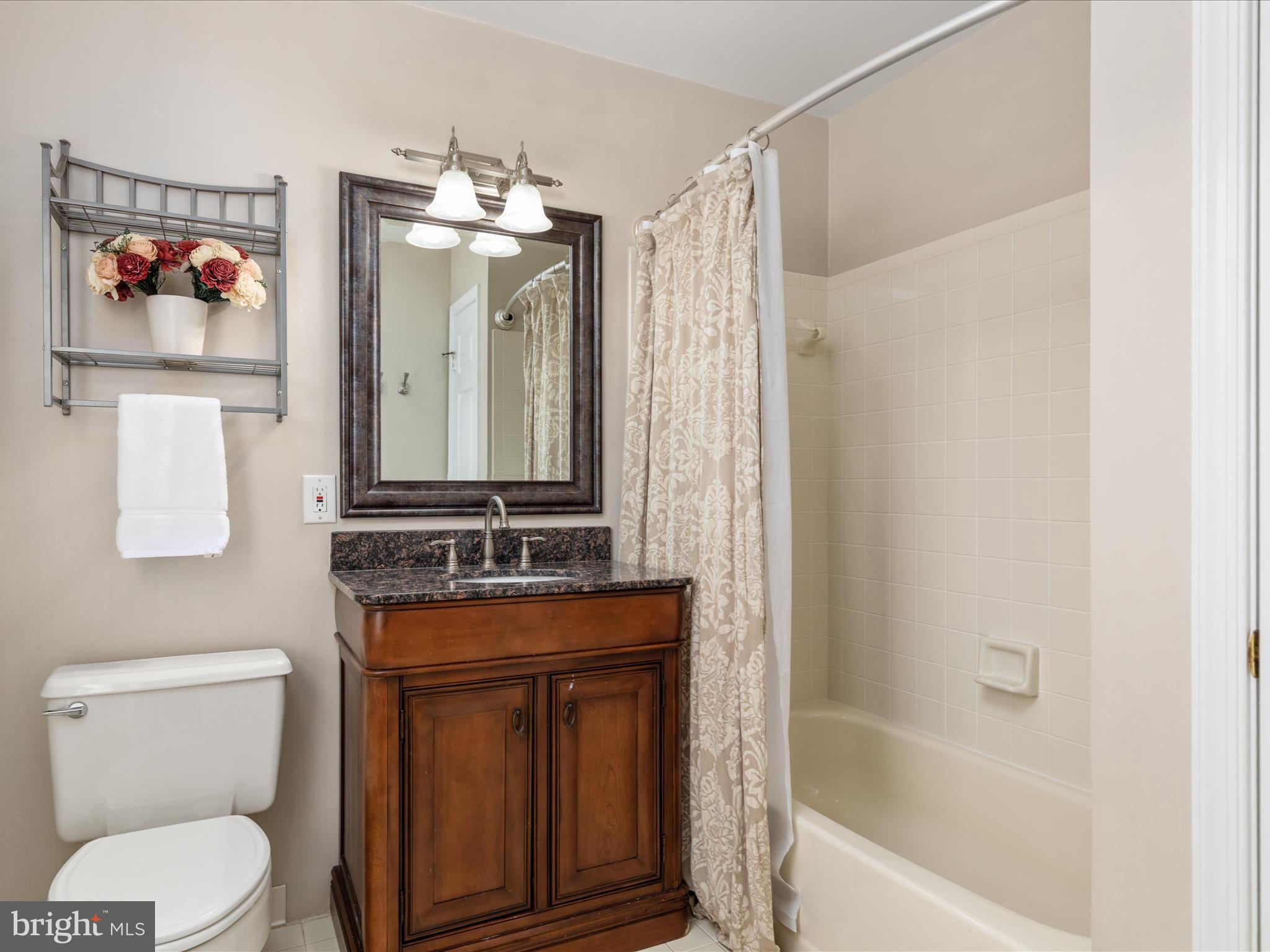 LANDMARK MEWS - Residential