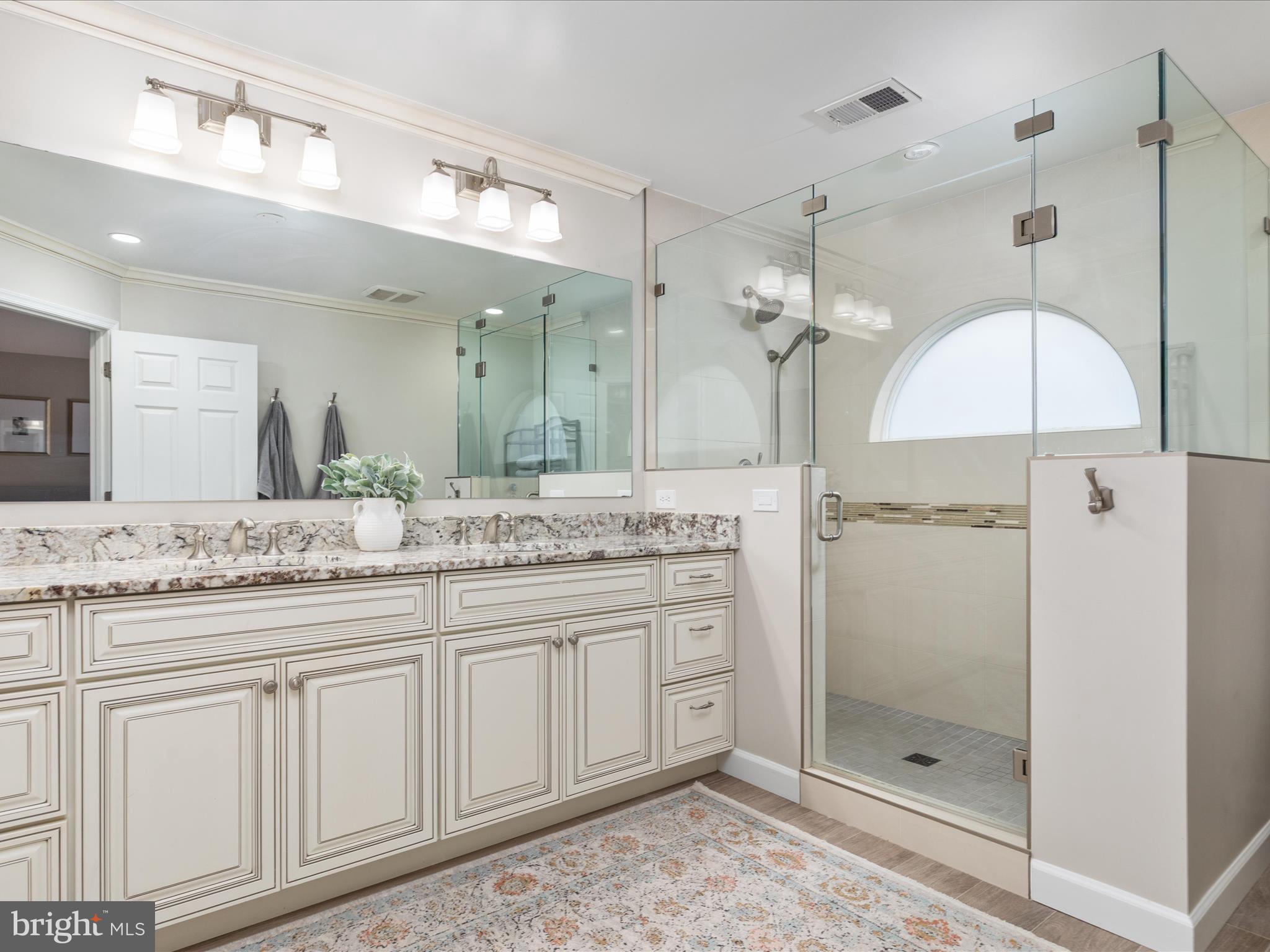 LANDMARK MEWS - Residential