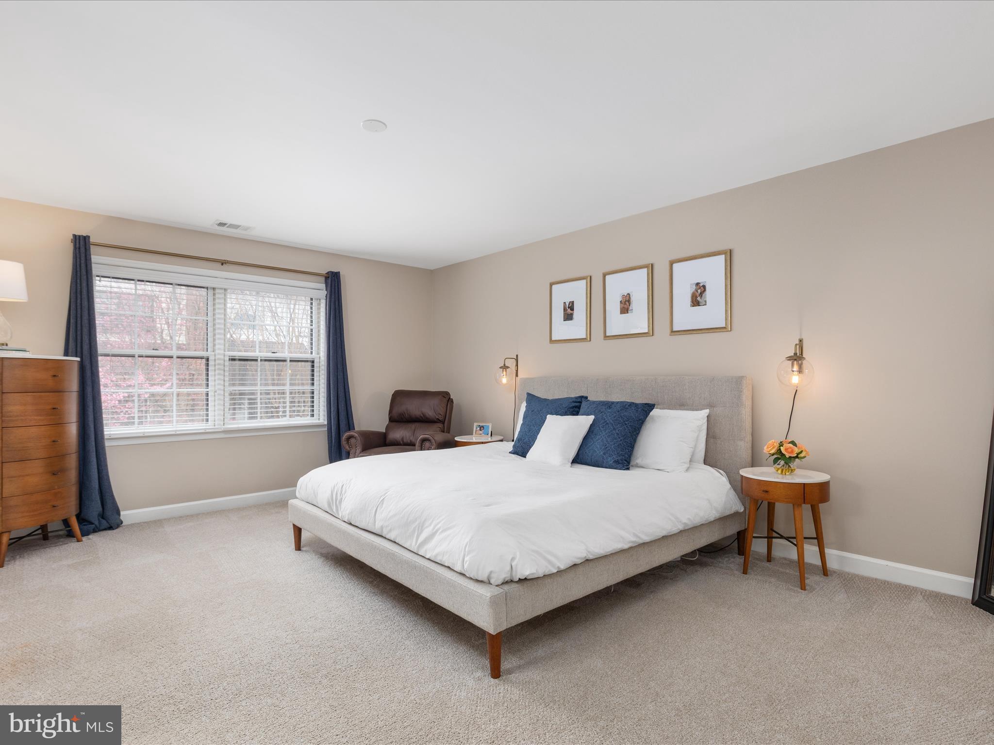 LANDMARK MEWS - Residential