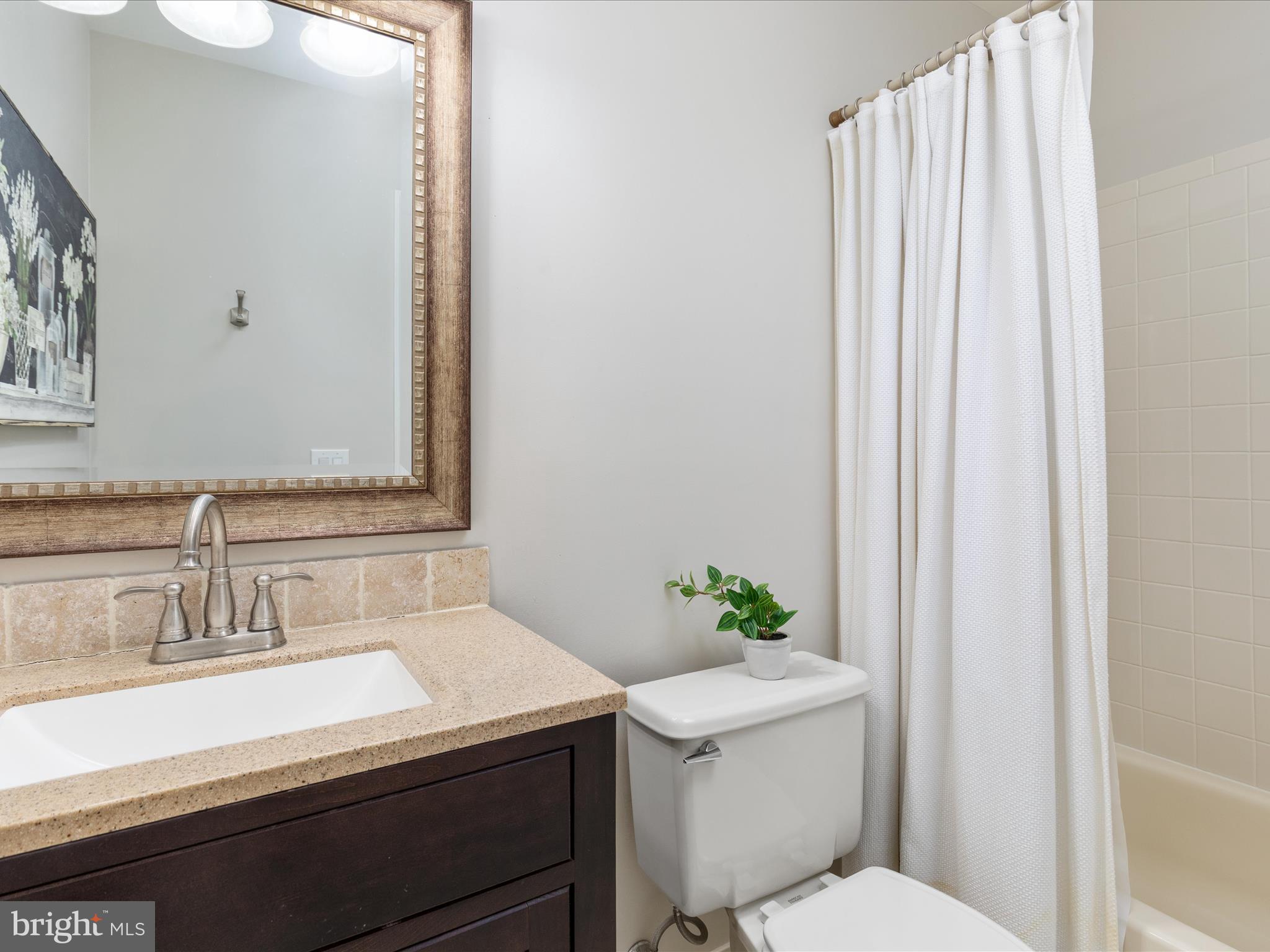 LANDMARK MEWS - Residential