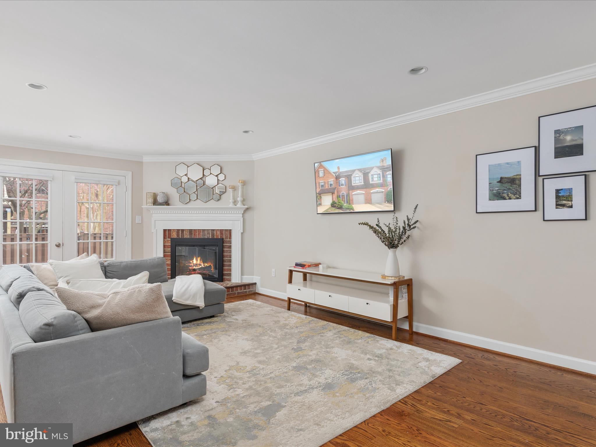 LANDMARK MEWS - Residential