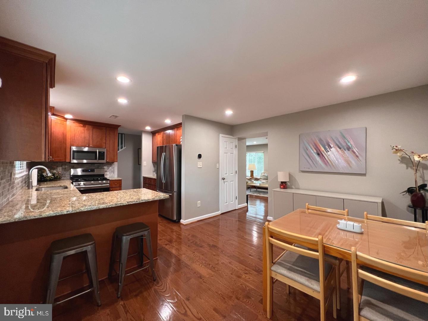 1514 ROUNDLEAF COURT