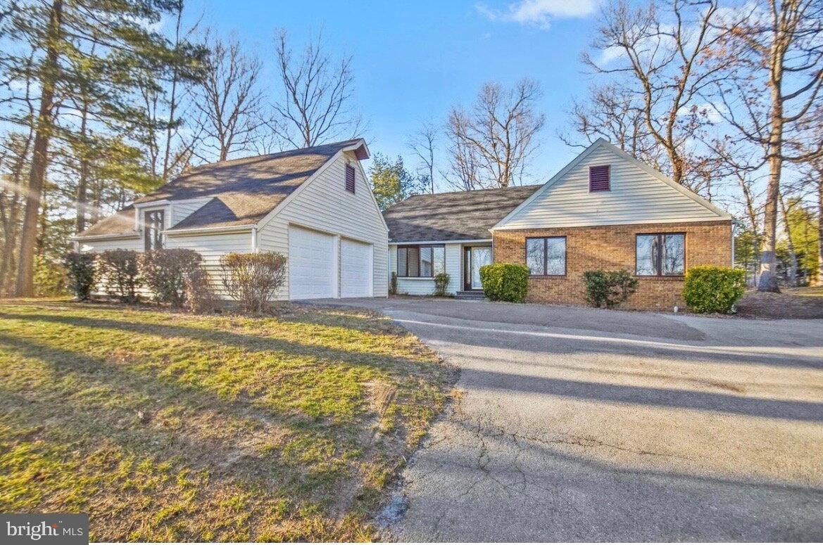 206 FAIRWAY CIRCLE