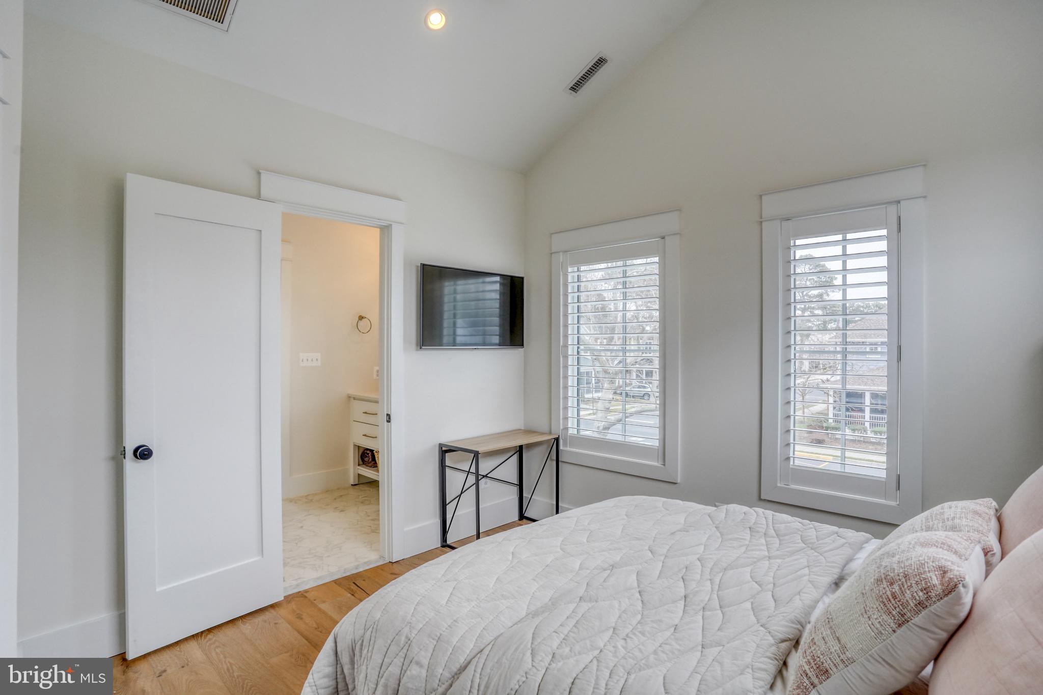 FISHERS COVE - Residential