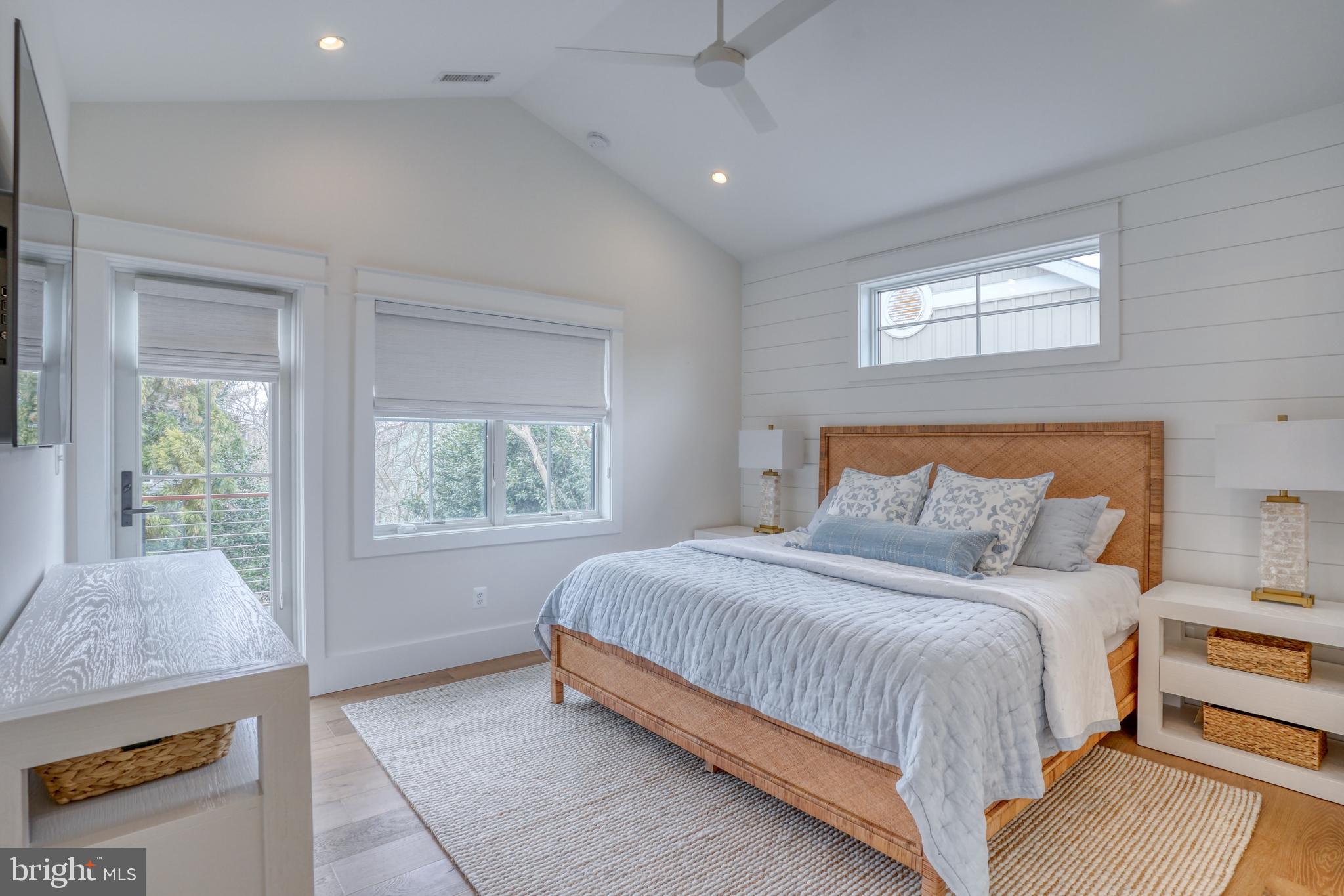 FISHERS COVE - Residential