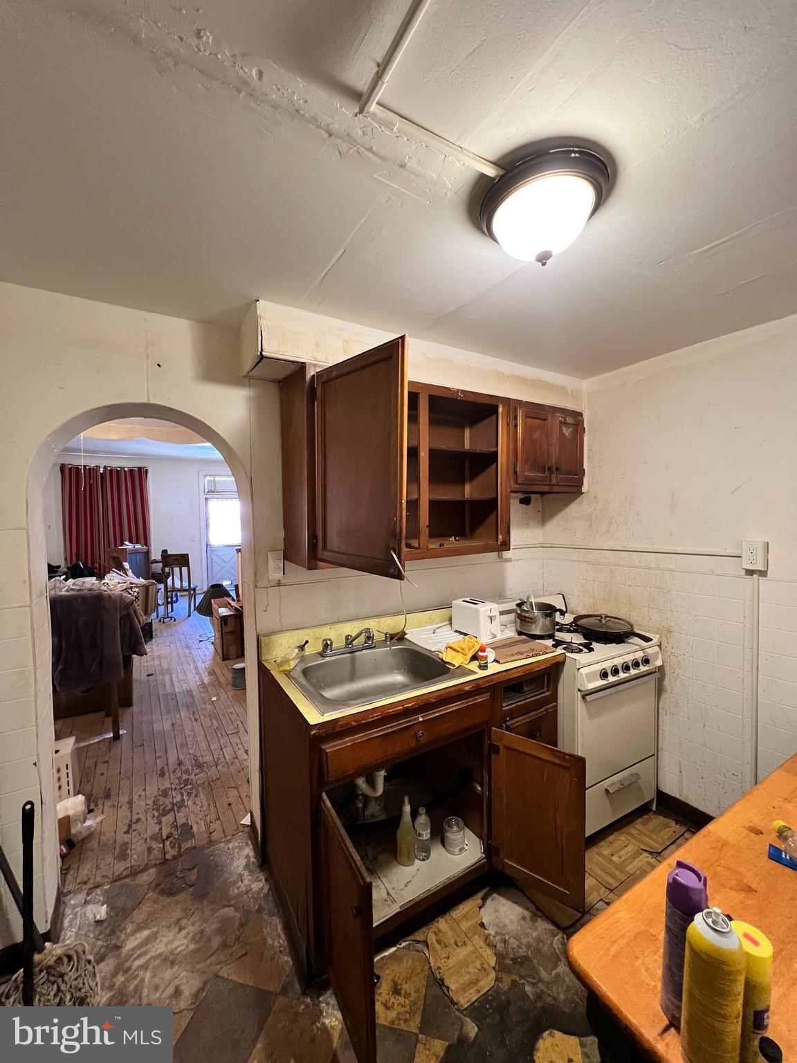 2735 N TAYLOR STREET