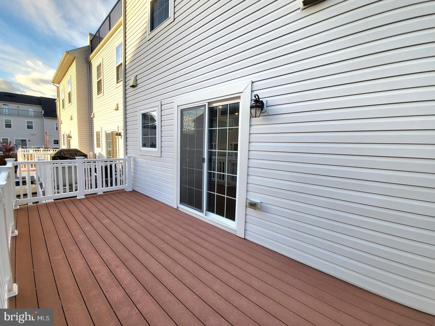 OXFORD SQUARE - Residential Lease