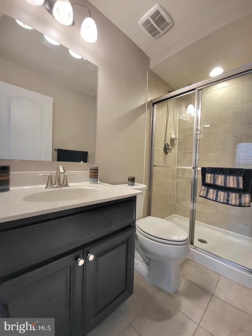 OXFORD SQUARE - Residential Lease