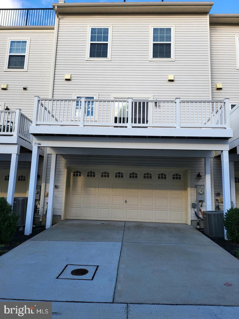 OXFORD SQUARE - Residential Lease