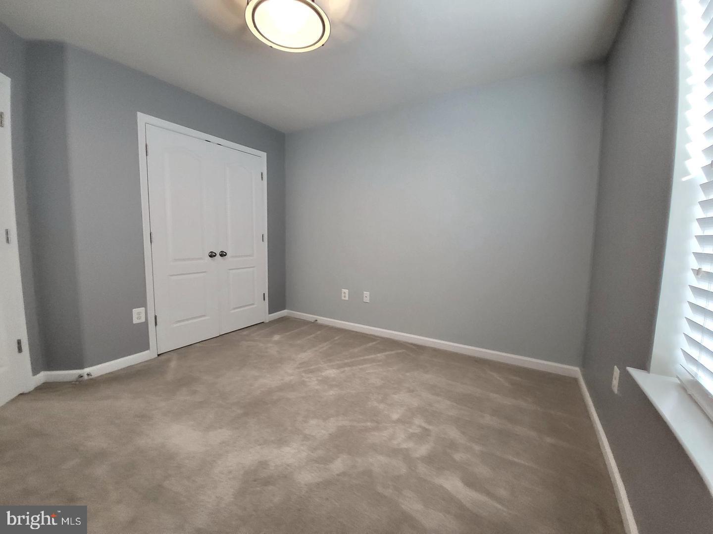 OXFORD SQUARE - Residential Lease