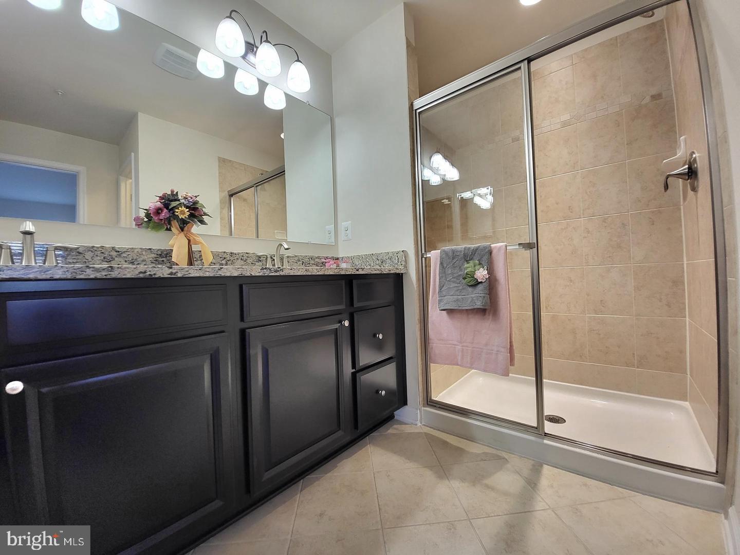 OXFORD SQUARE - Residential Lease