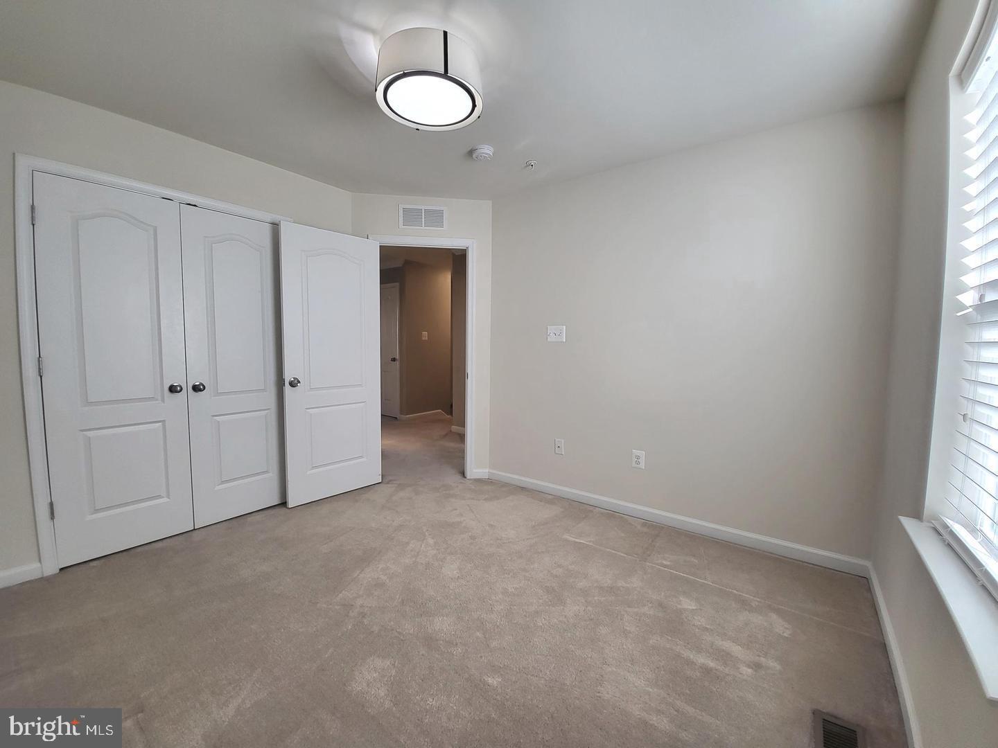 OXFORD SQUARE - Residential Lease