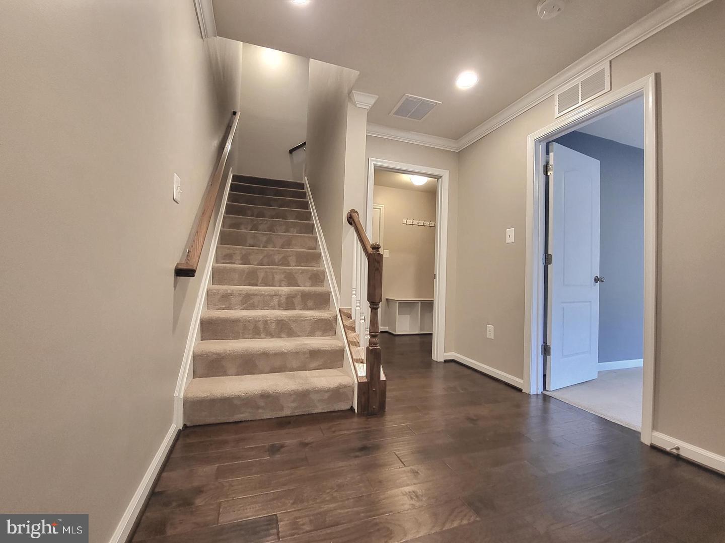 OXFORD SQUARE - Residential Lease