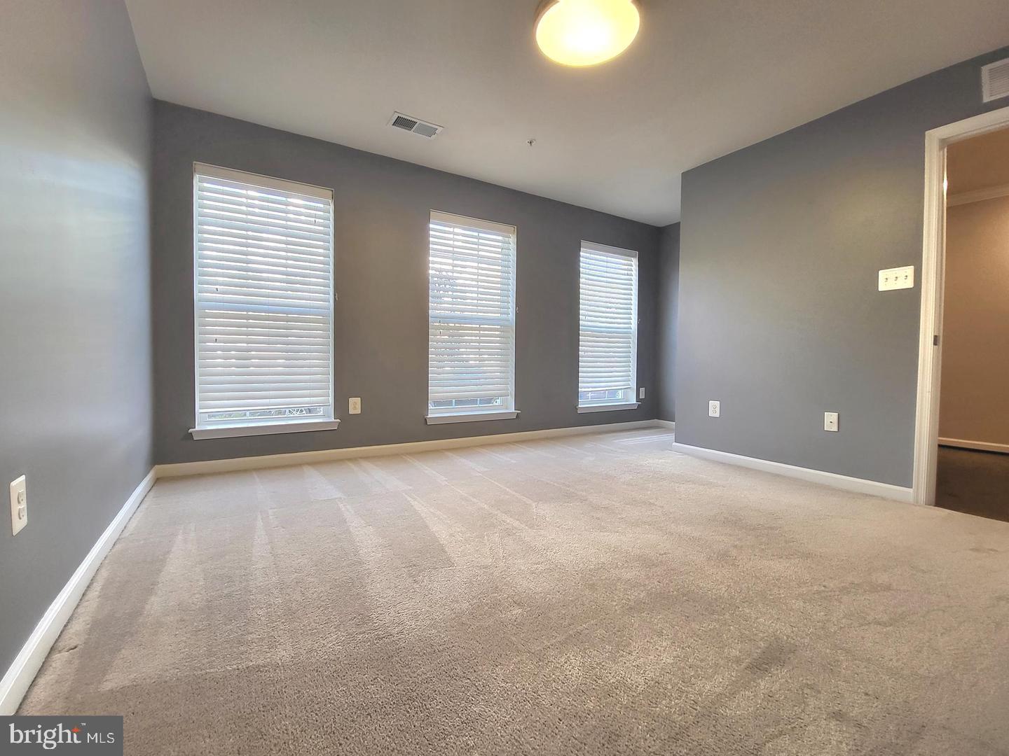 OXFORD SQUARE - Residential Lease