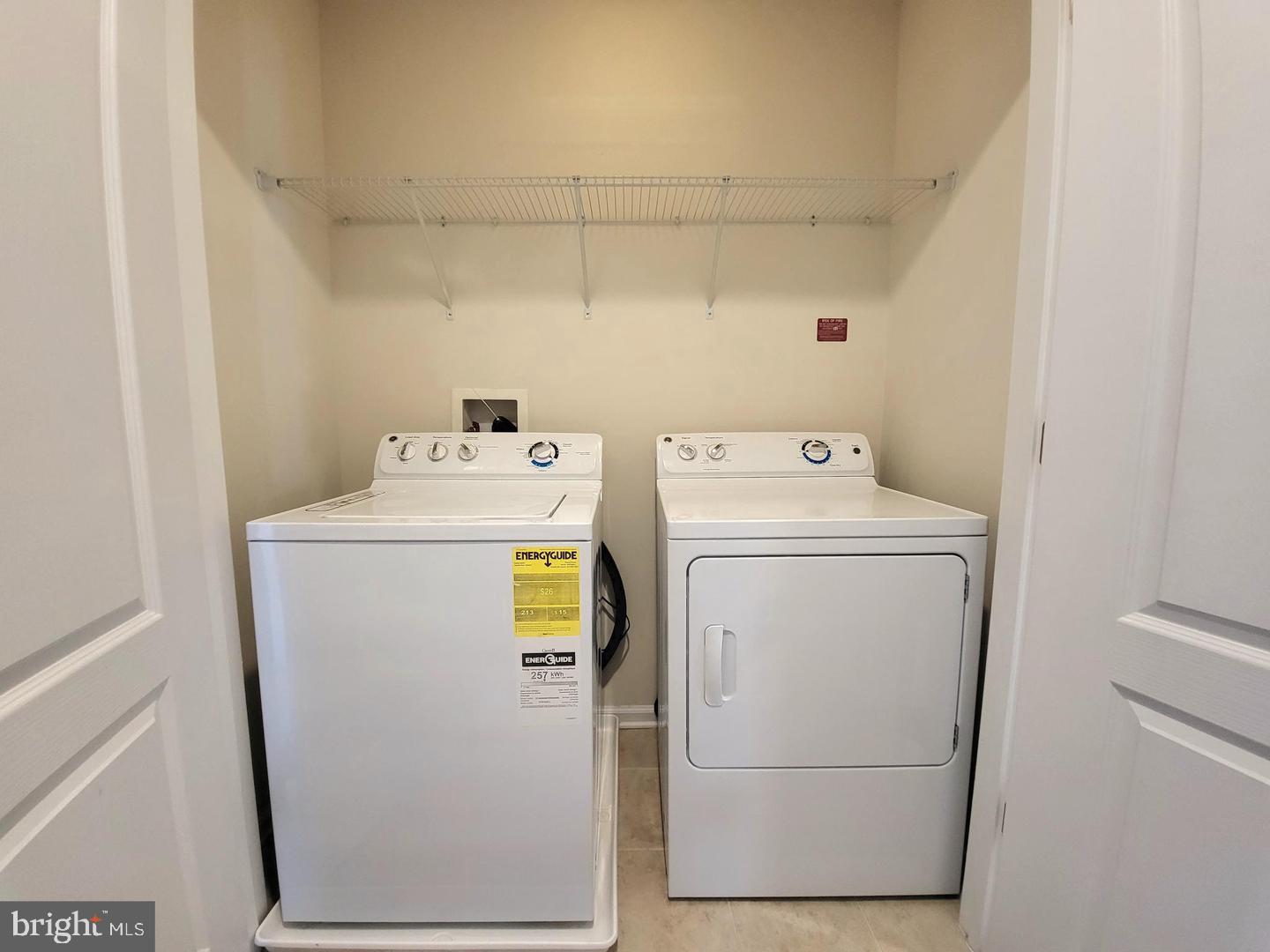 OXFORD SQUARE - Residential Lease