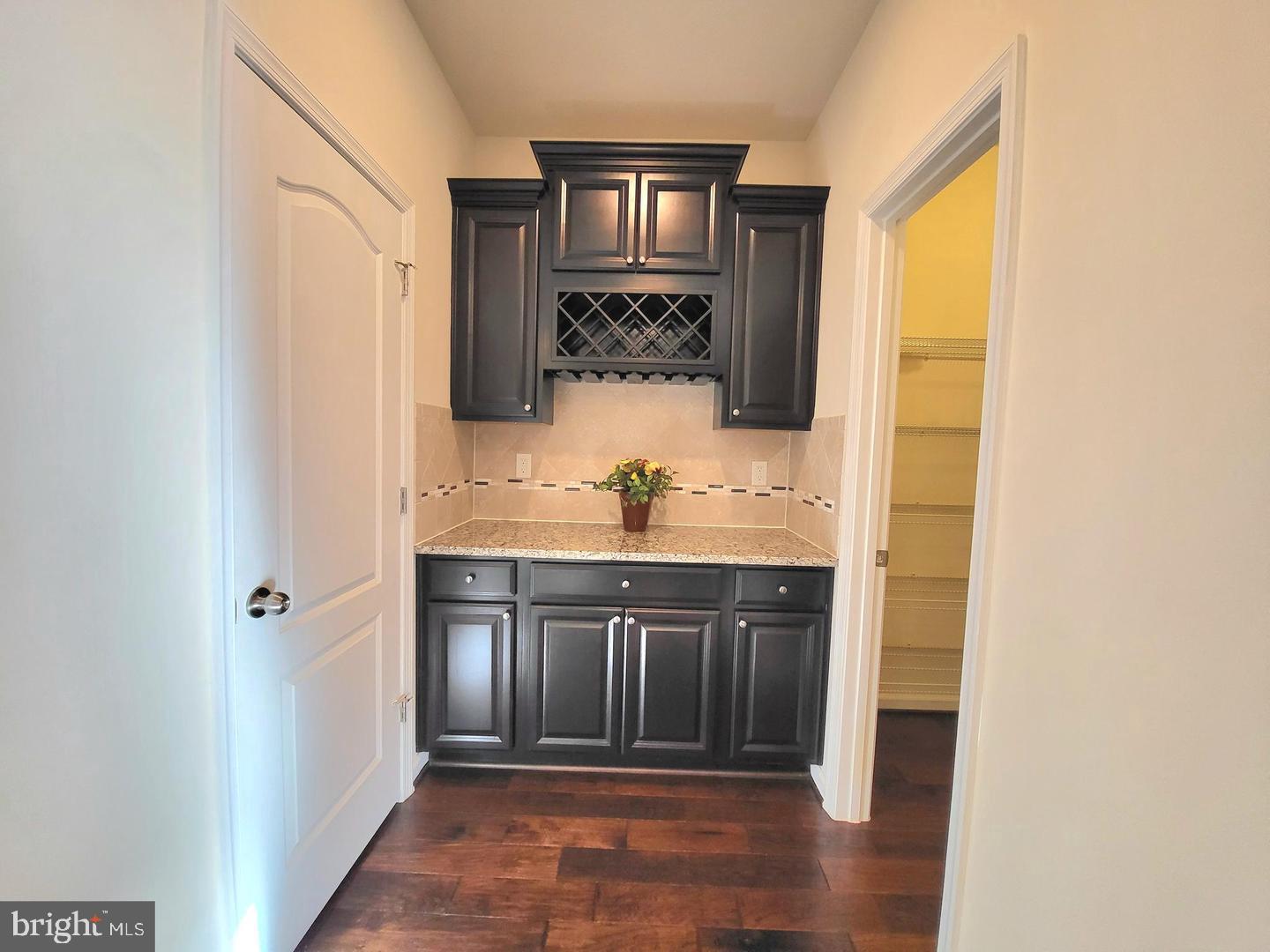 OXFORD SQUARE - Residential Lease