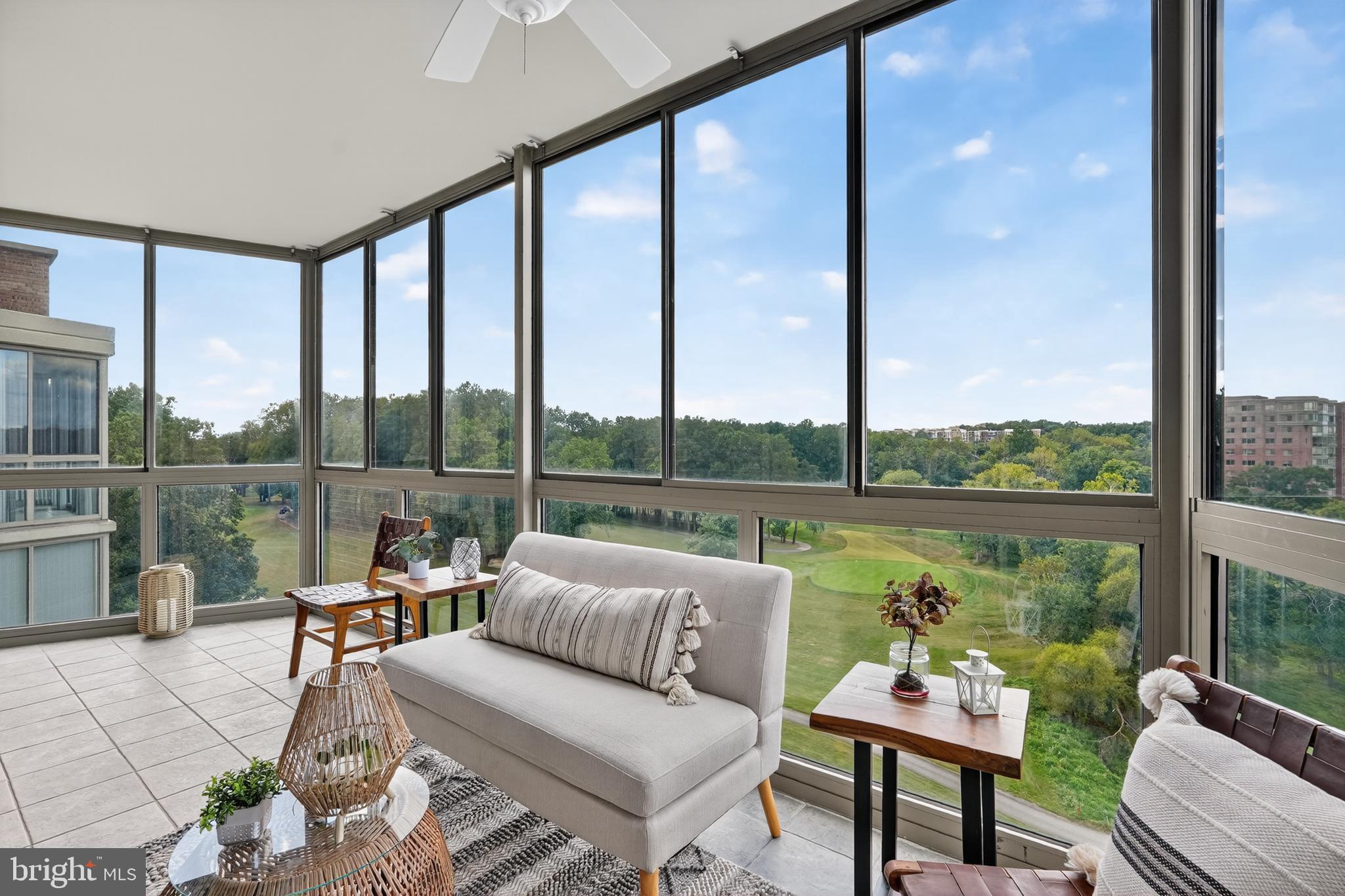 TURNBERRY COURTS AT LEIS - Residential