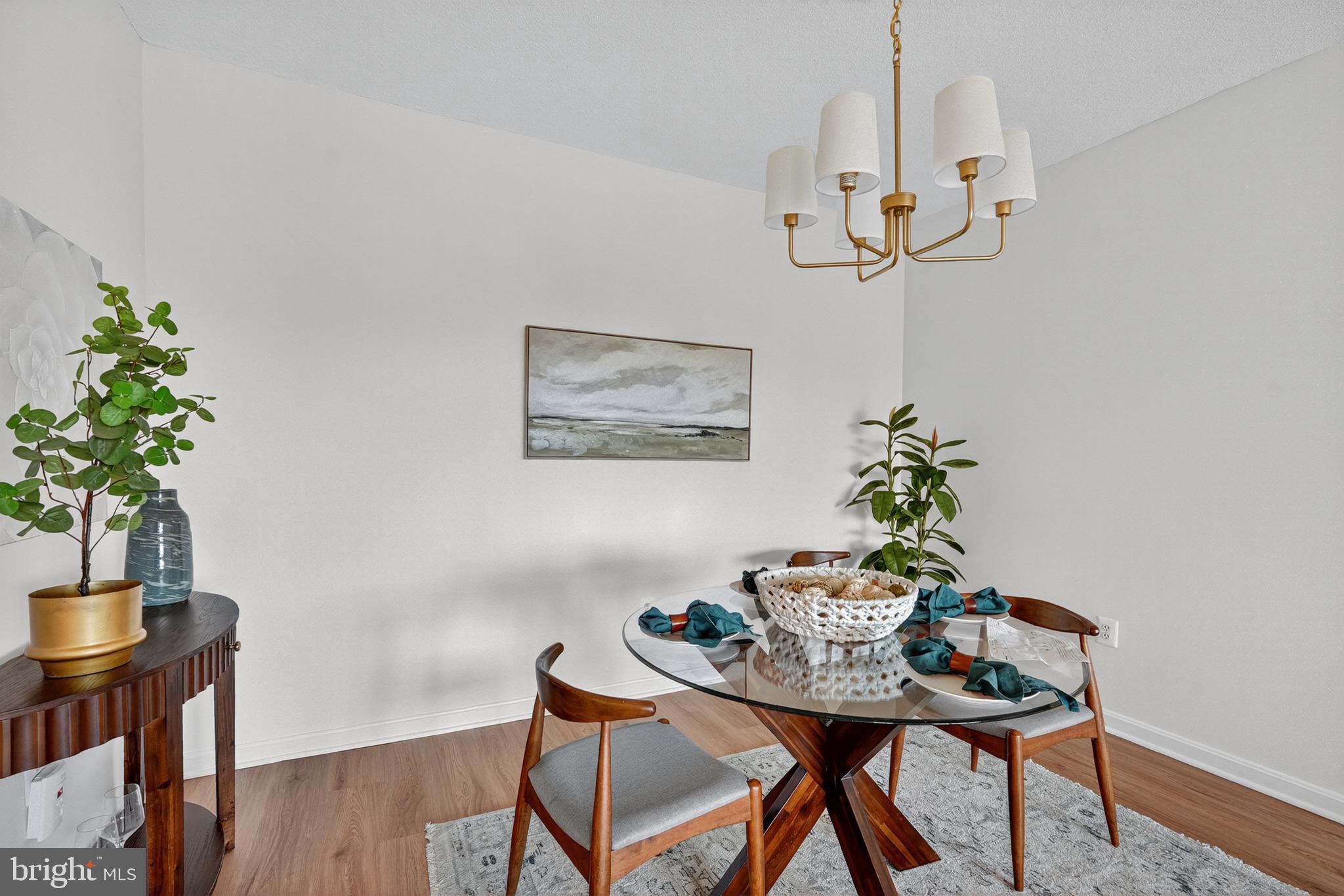 TURNBERRY COURTS AT LEIS - Residential