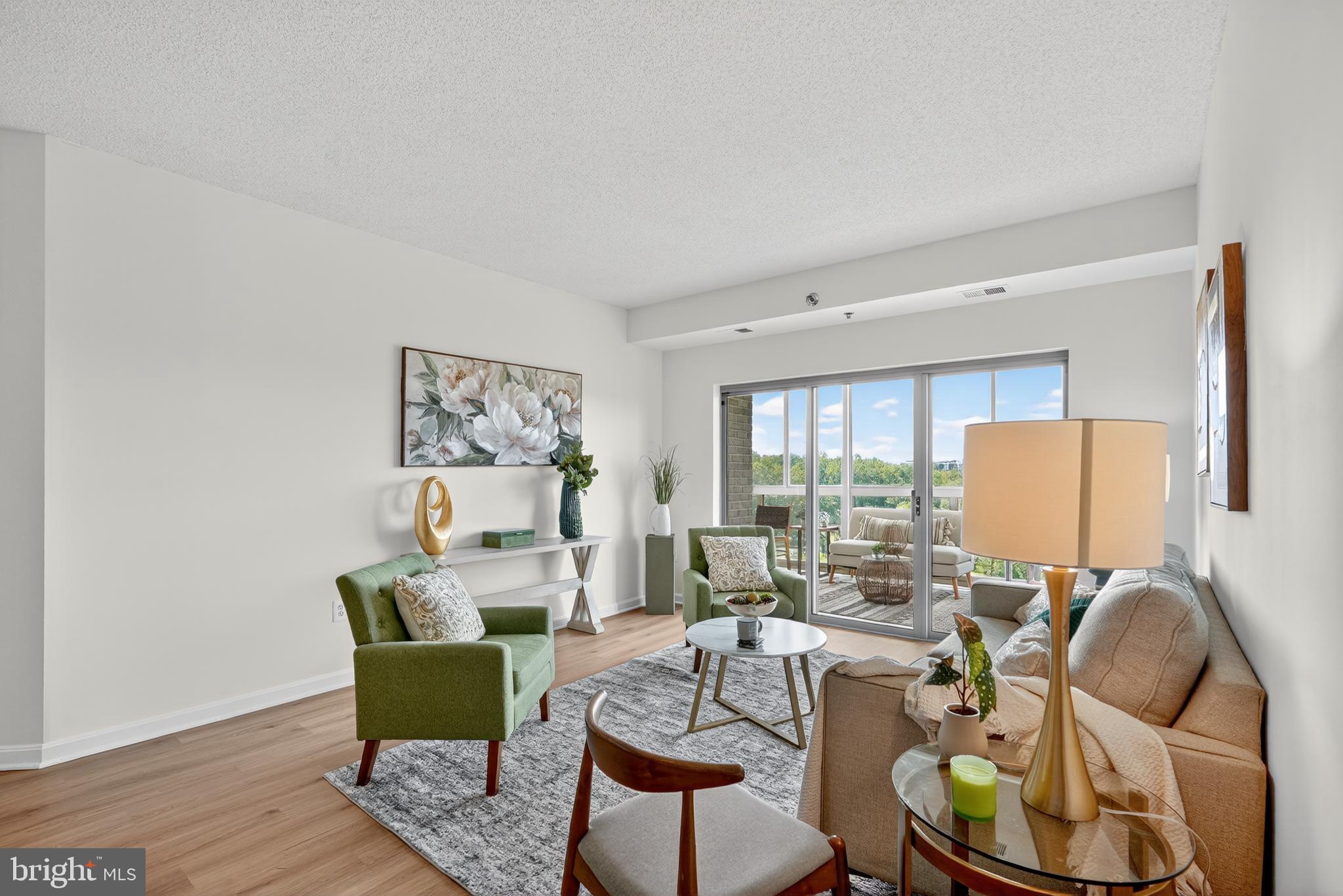 TURNBERRY COURTS AT LEIS - Residential