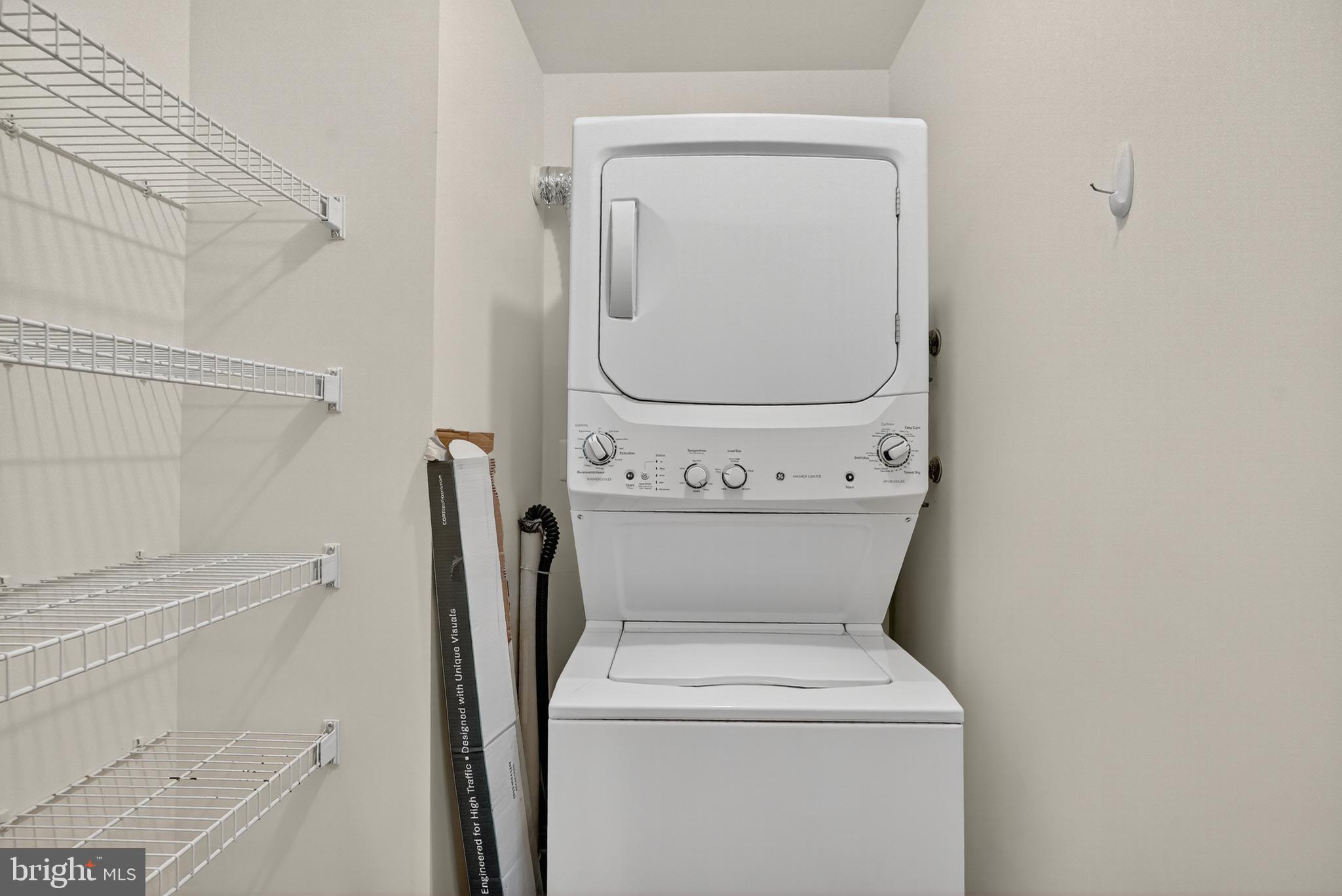 TURNBERRY COURTS AT LEIS - Residential