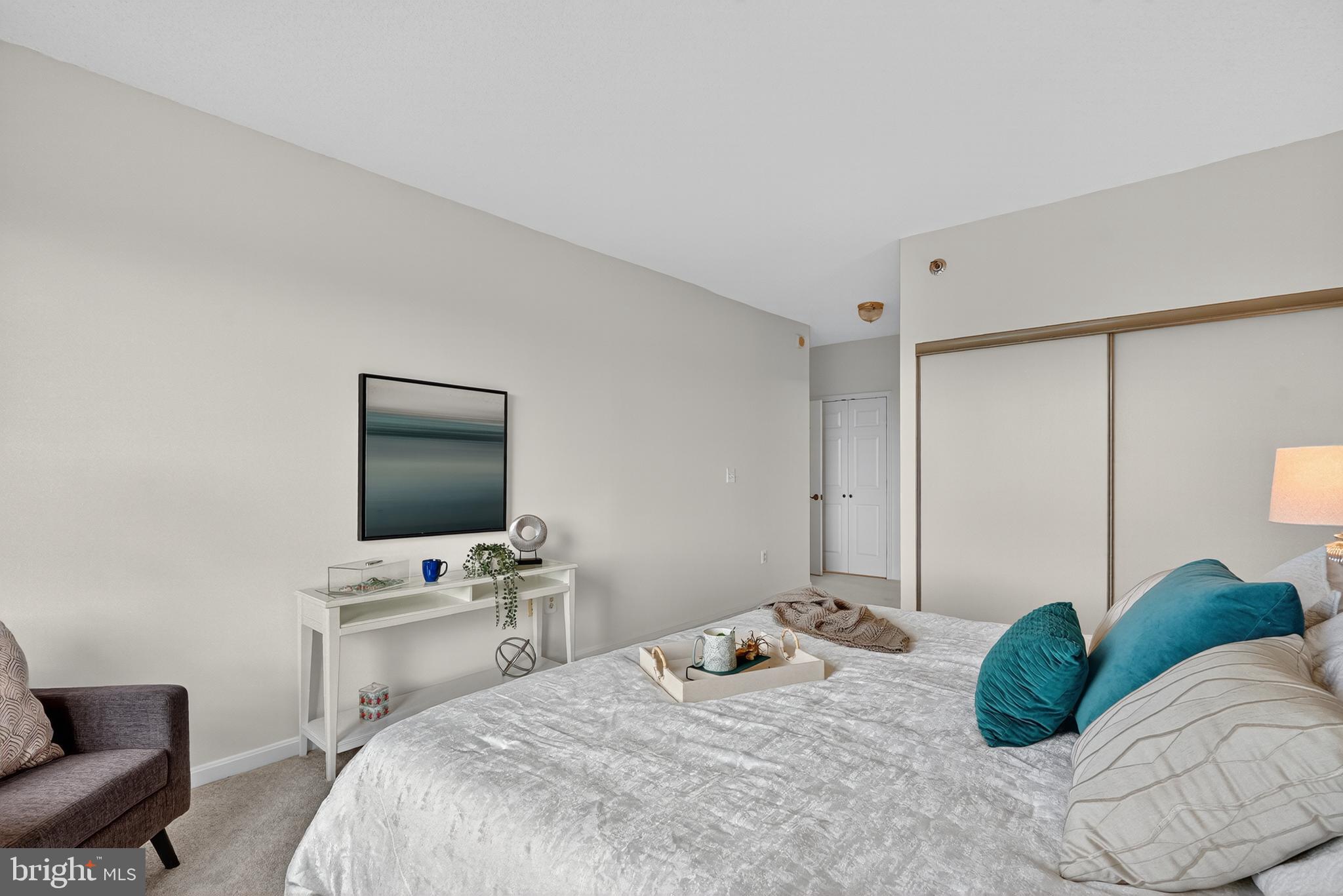 TURNBERRY COURTS AT LEIS - Residential