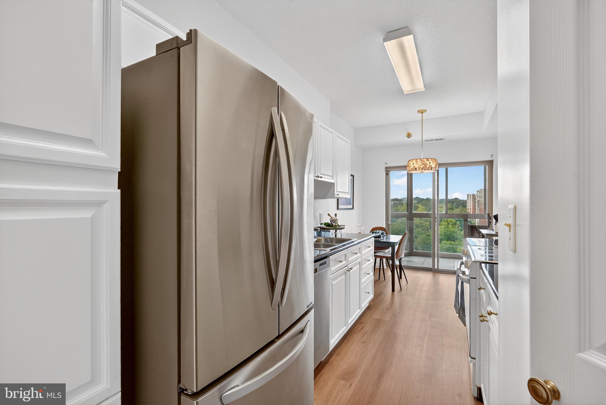 TURNBERRY COURTS AT LEIS - Residential