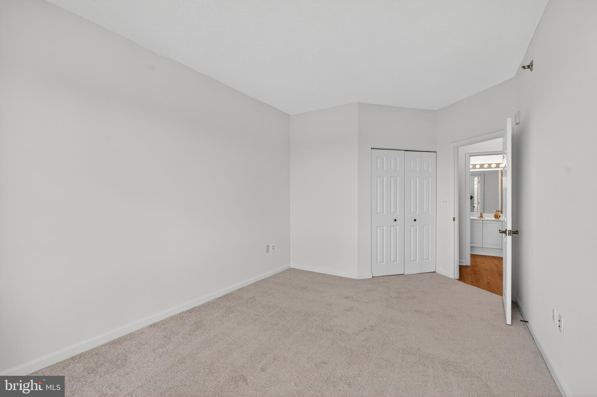 TURNBERRY COURTS AT LEIS - Residential