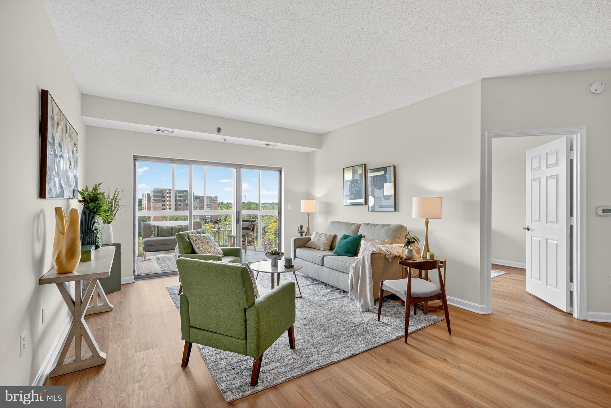 TURNBERRY COURTS AT LEIS - Residential