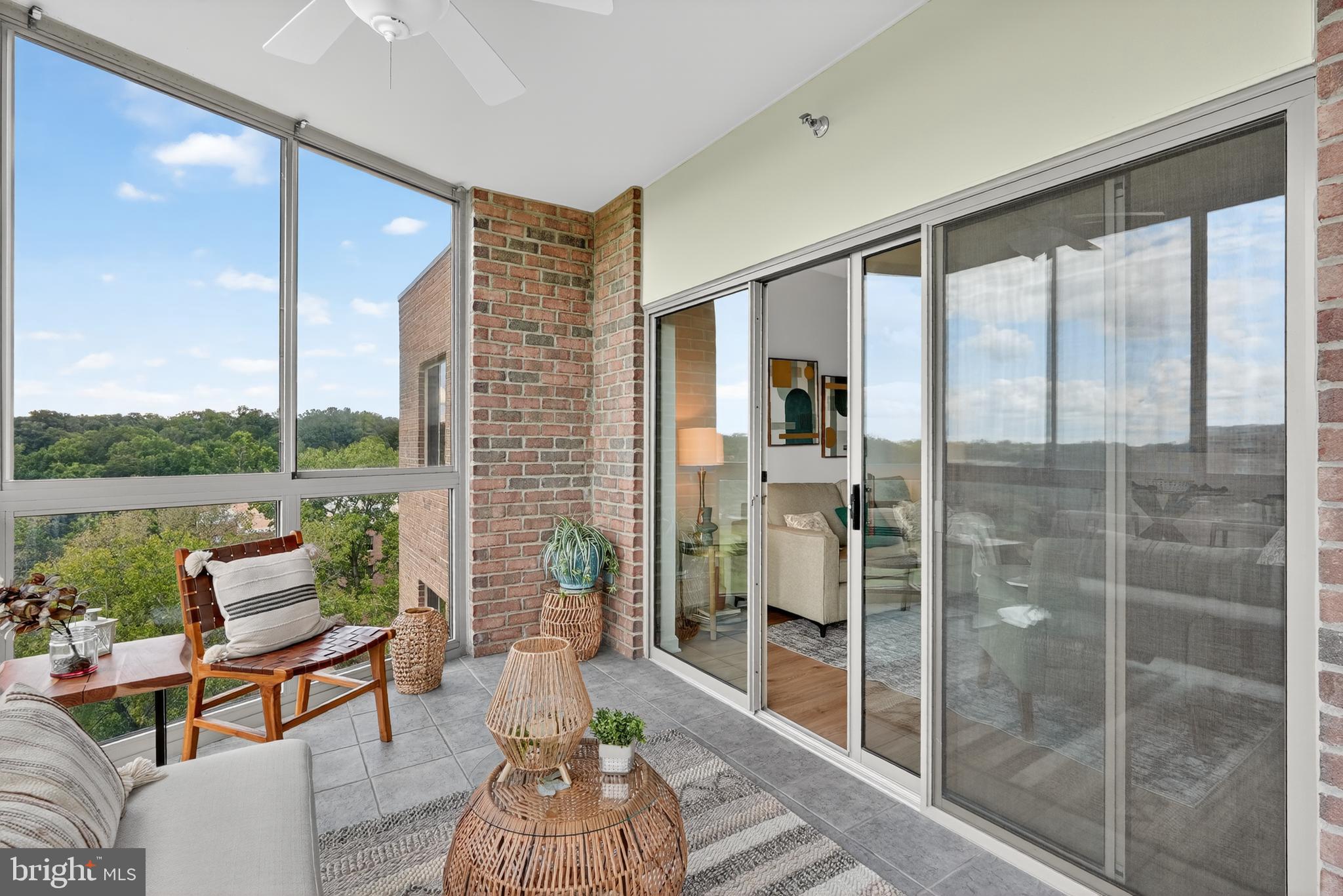 TURNBERRY COURTS AT LEIS - Residential