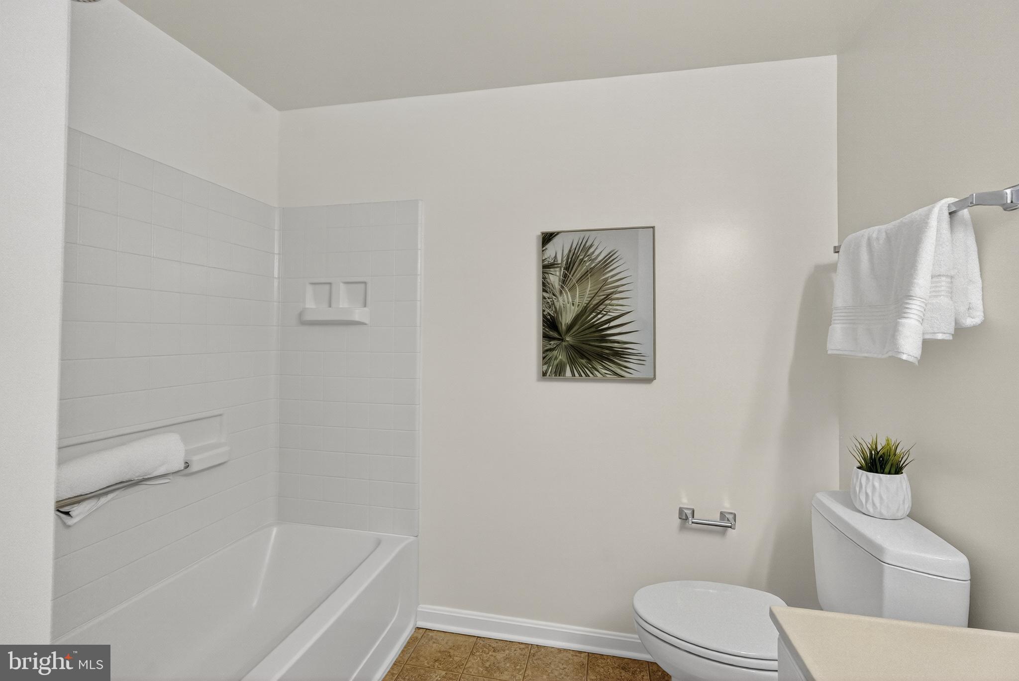 TURNBERRY COURTS AT LEIS - Residential