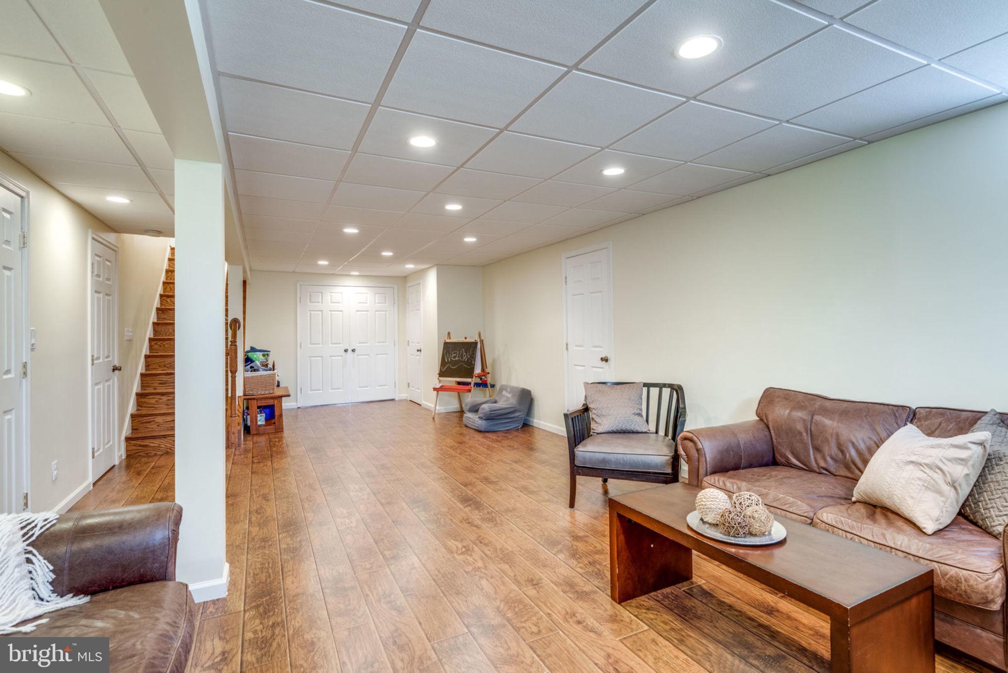 CHANTILLY HIGHLANDS - Residential