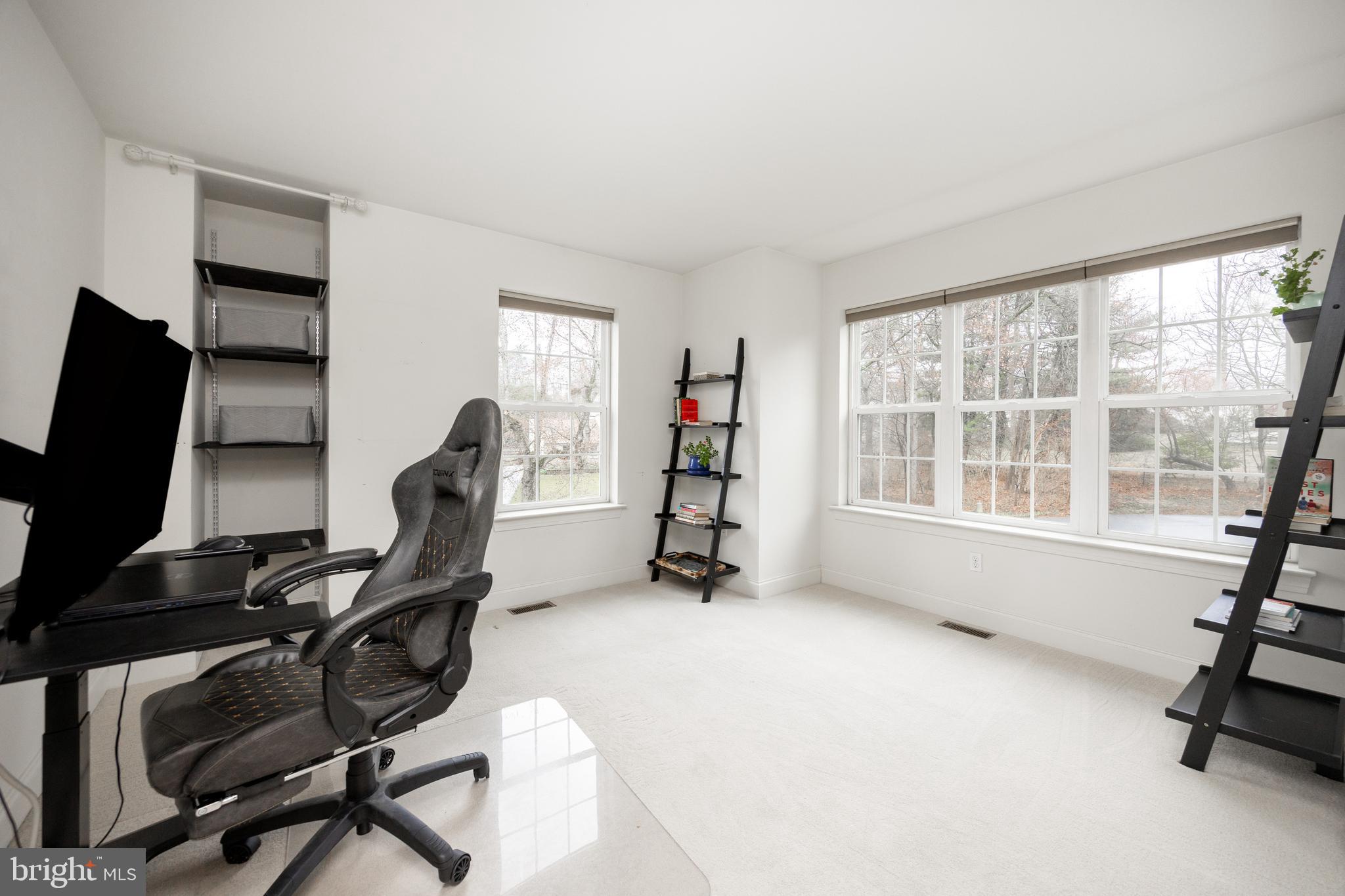 SPRING HOUSE LANE - Residential