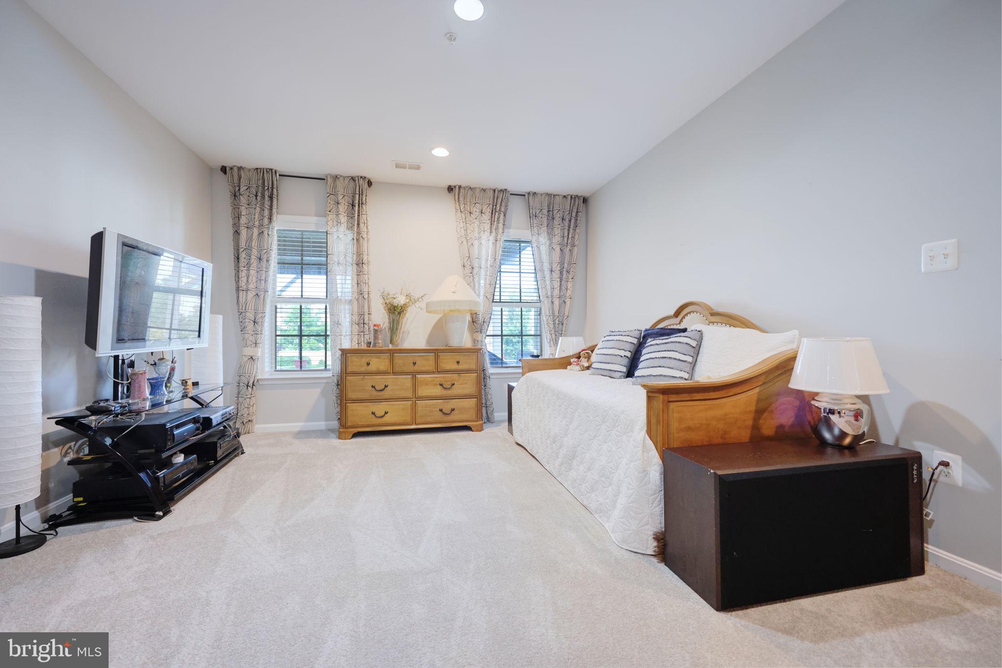 WOODMORE TOWNE CENTRE - Residential