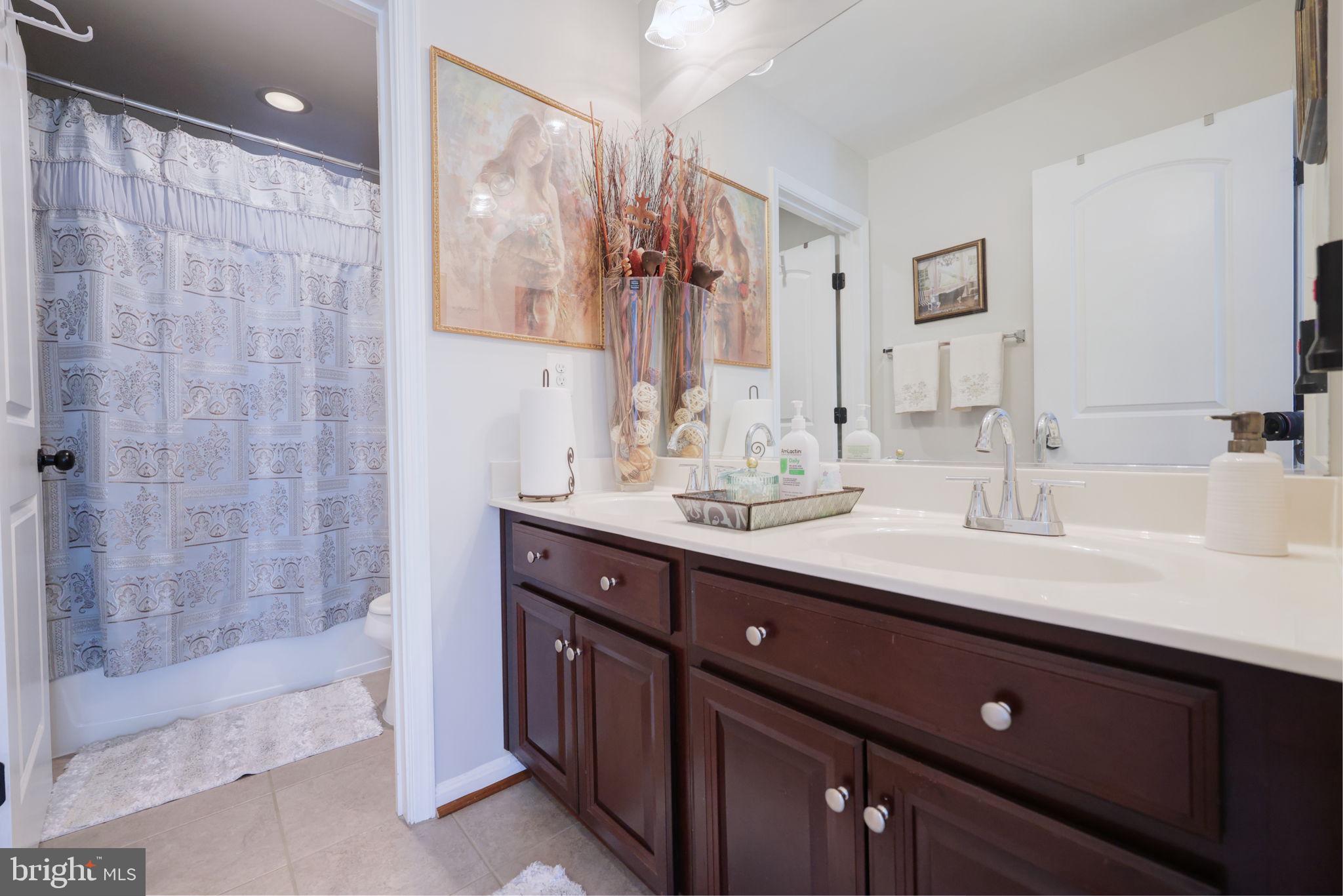 WOODMORE TOWNE CENTRE - Residential