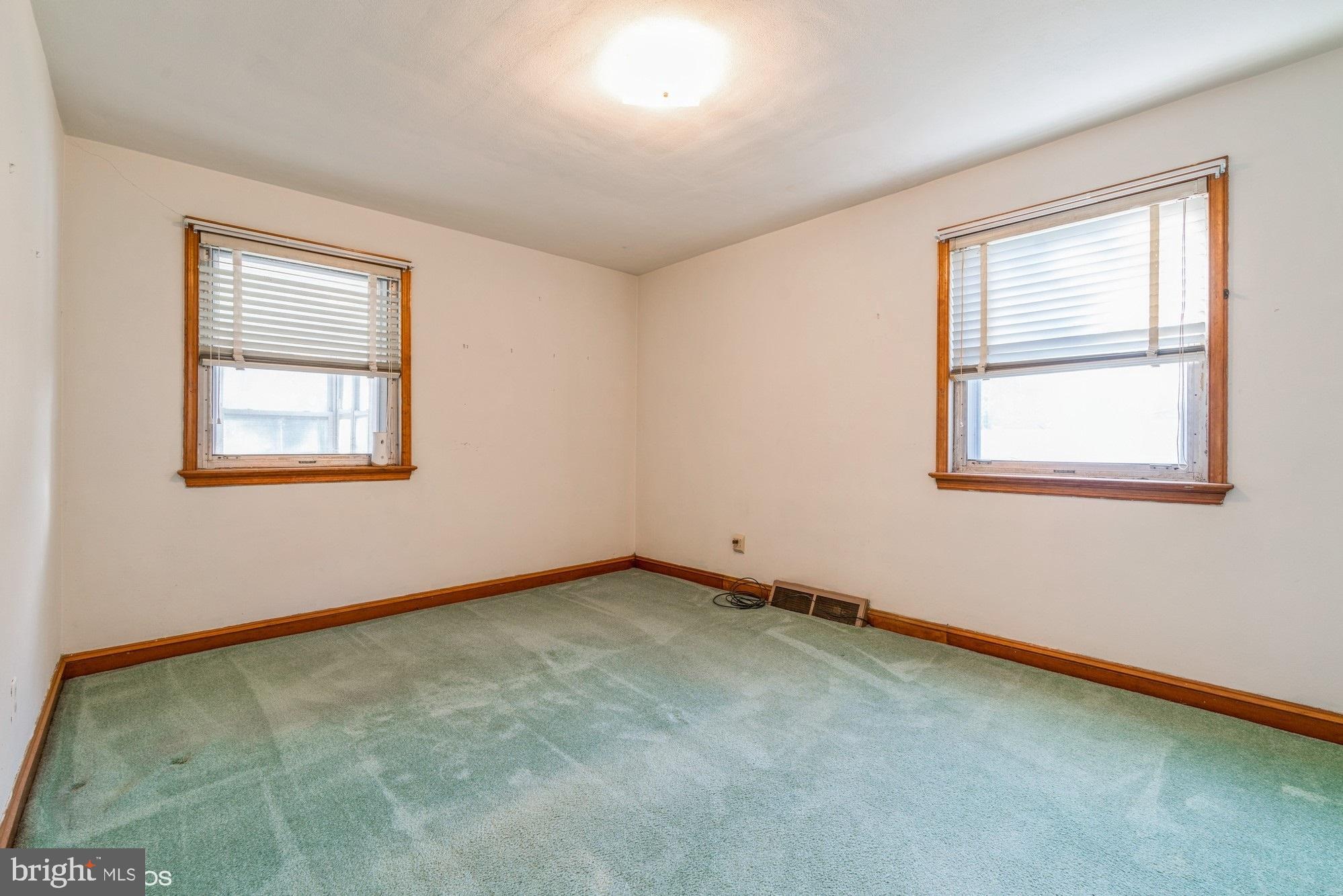 ROLLING KNOLLS - Residential