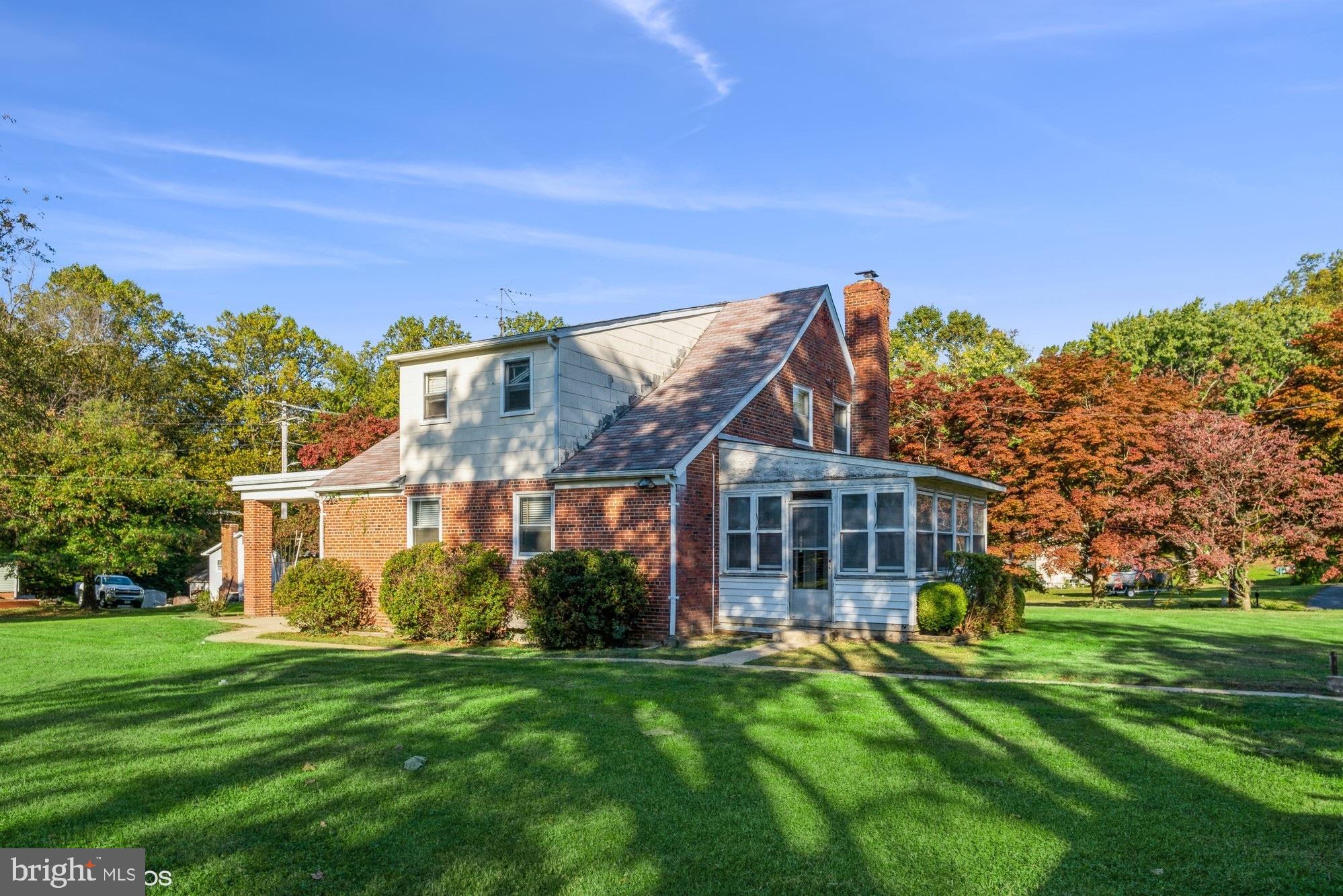 ROLLING KNOLLS - Residential