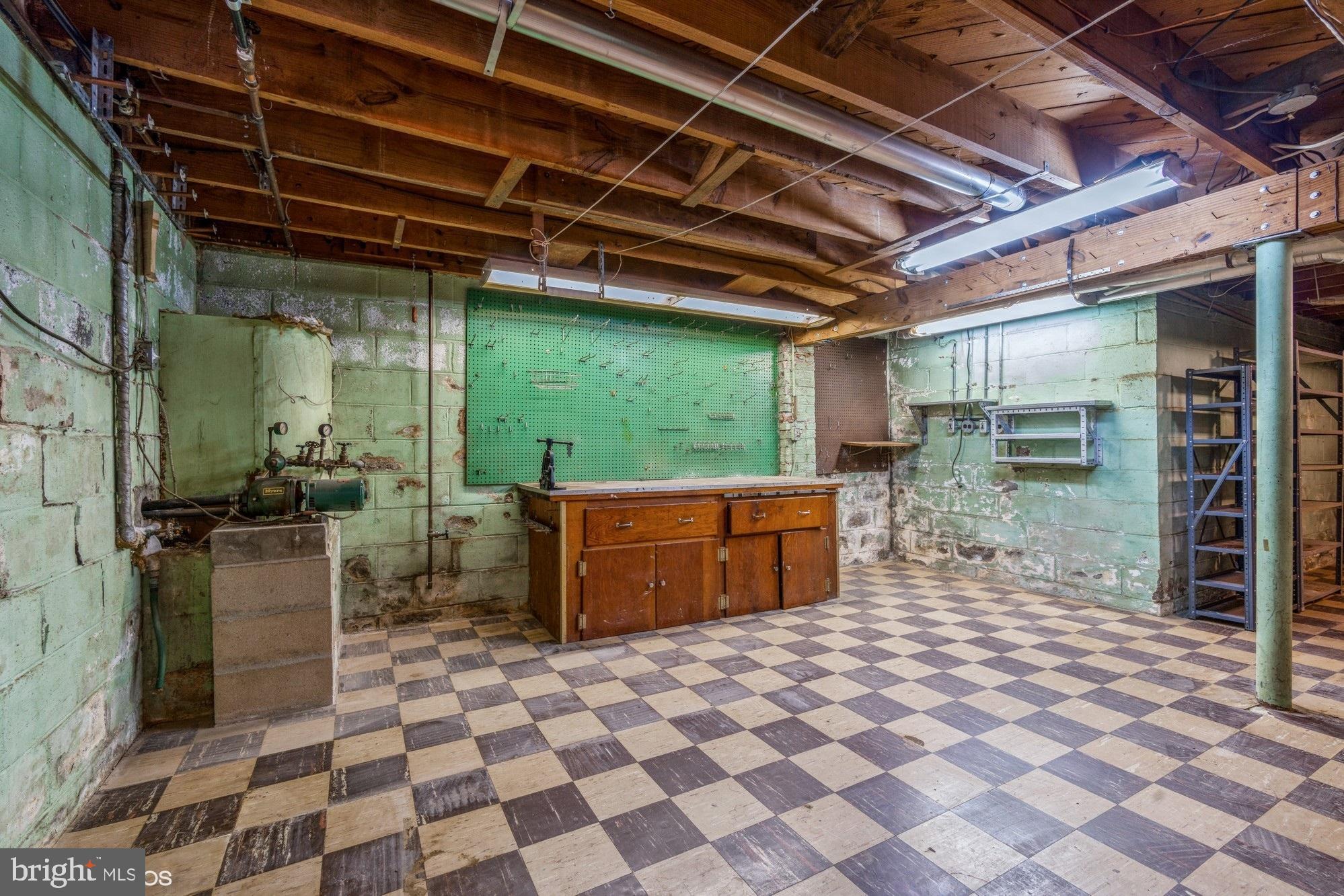 ROLLING KNOLLS - Residential